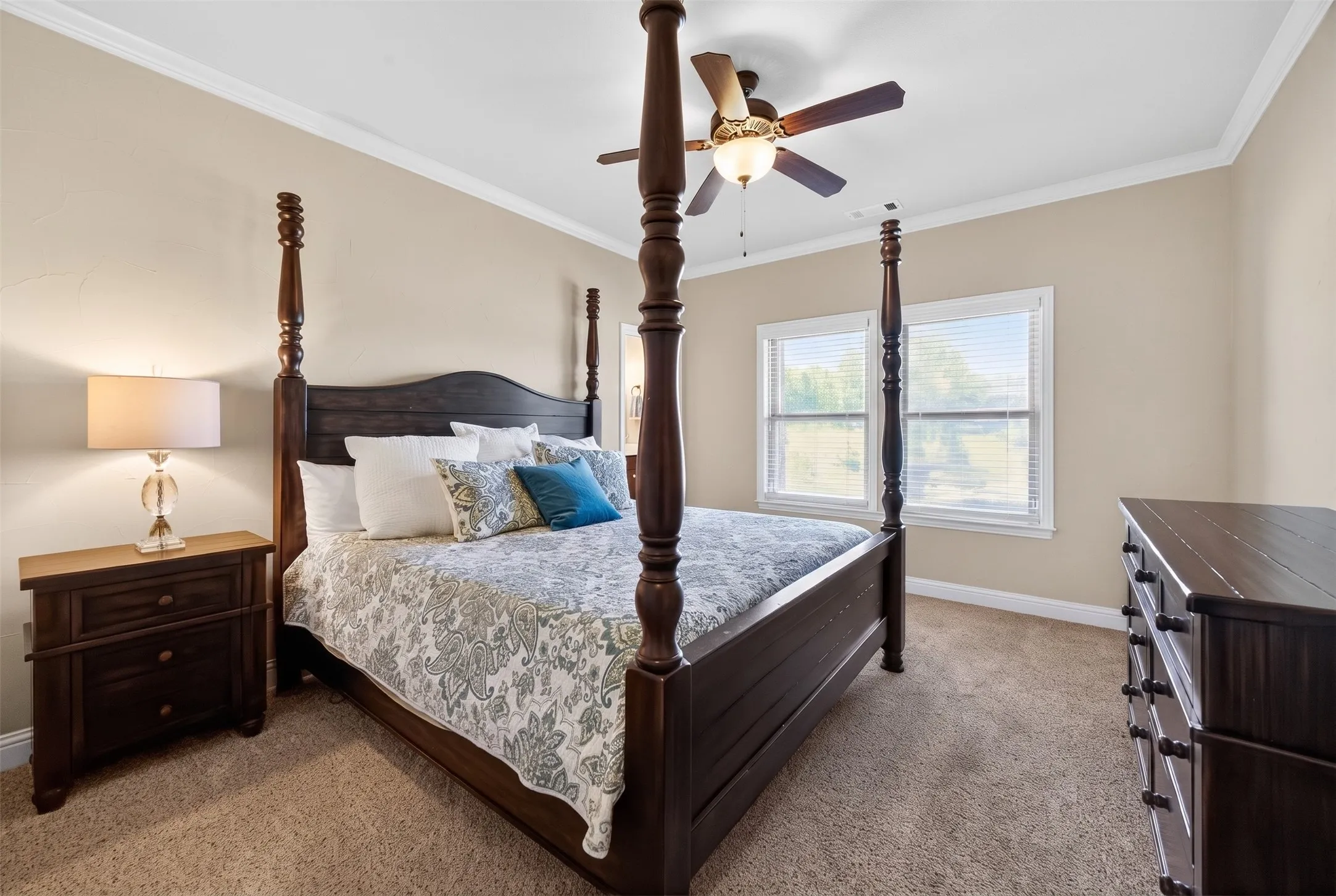 Single Family Residence For Sale in Grayson County , 128 Whispering Winds Drive, Gunter, Texas 75058, 4 Bedroom, 4 Bathroom, 3 Garage spaces, 3,631 Sqft, built in 2015, Price $1,094,900, mls#21239638, Real Estate Agent in Gunter, Homes For Sale in Grayson county, Homes For Sale in Gunter, Realtor in Gunter Texas, Real Estate Brokerage Independent Realty Texas, Luminita Cordes Realtor