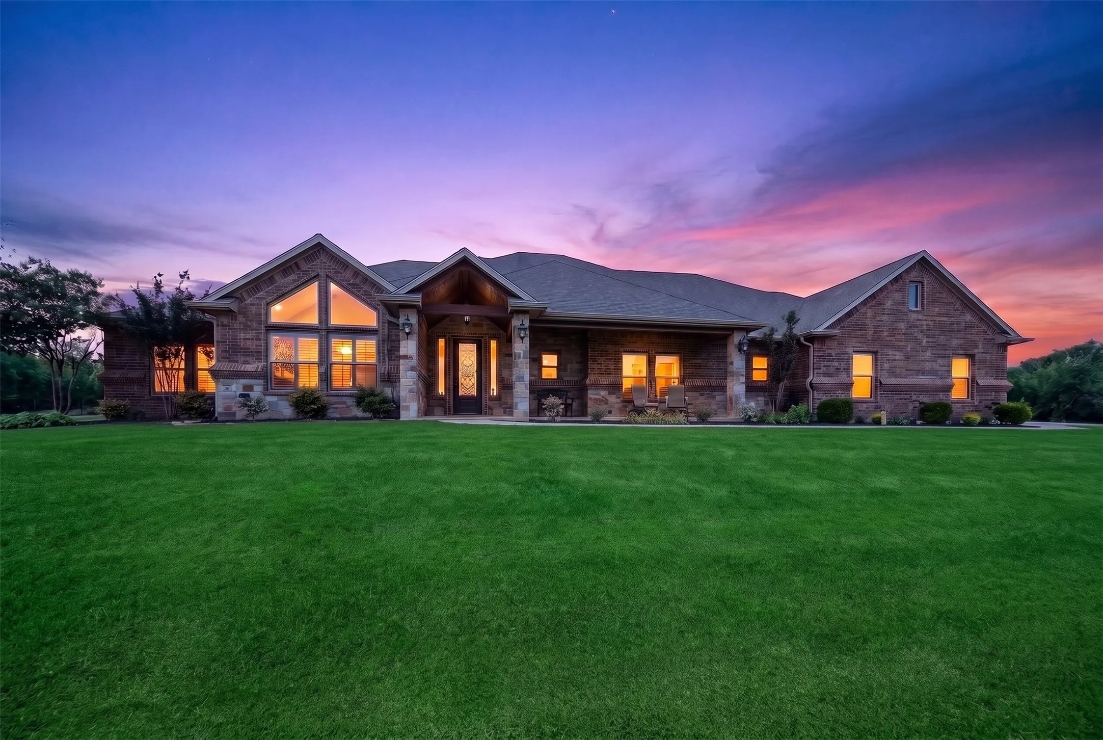 Single Family Residence For Sale in Grayson County , 128 Whispering Winds Drive, Gunter, Texas 75058, 4 Bedroom, 4 Bathroom, 3 Garage spaces, 3,631 Sqft, built in 2015, Price $1,094,900, mls#21239638, Real Estate Agent in Gunter, Homes For Sale in Grayson county, Homes For Sale in Gunter, Realtor in Gunter Texas, Real Estate Brokerage Independent Realty Texas, Luminita Cordes Realtor