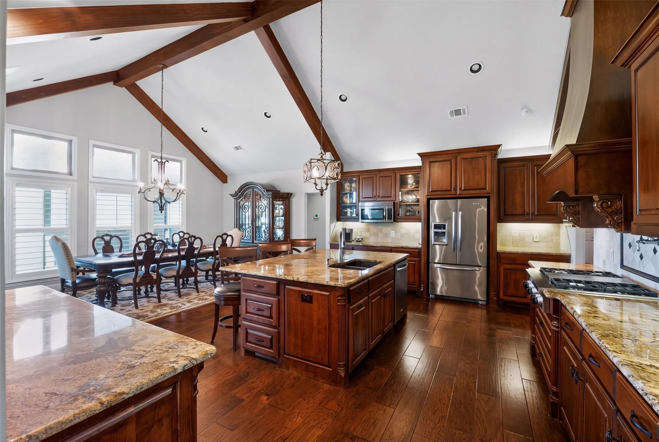 Single Family Residence For Sale in Grayson County , 128 Whispering Winds Drive, Gunter, Texas 75058, 4 Bedroom, 4 Bathroom, 3 Garage spaces, 3,631 Sqft, built in 2015, Price $1,094,900, mls#21239638, Real Estate Agent in Gunter, Homes For Sale in Grayson county, Homes For Sale in Gunter, Realtor in Gunter Texas, Real Estate Brokerage Independent Realty Texas, Luminita Cordes Realtor