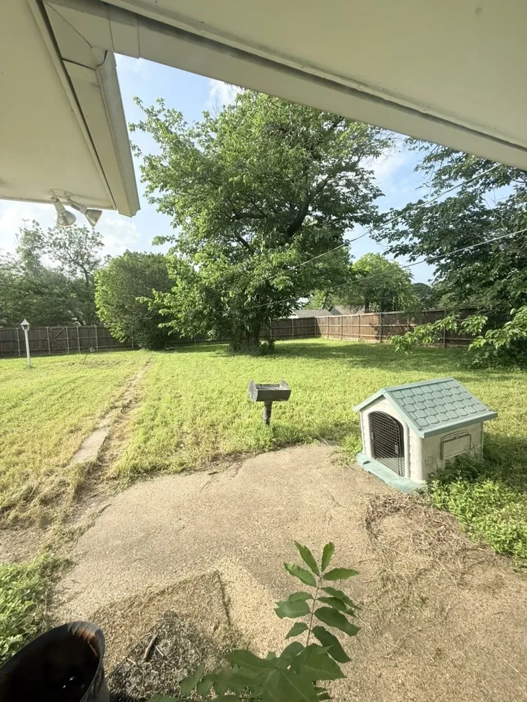 Single Family Residence For Rent in Dallas County , 1617 Dakota Drive, Garland, Texas 75043, 3 Bedrooms, 2 Bathrooms, 2 Garage spaces, 1,840 Sqft, built in 1959, Preowned, Price $2,250, mls#21258602, Real Estate Agent in Garland, Homes For Rent in Dallas county, Homes For Rent in Garland, Realtor in Garland Texas, Real Estate Brokerage Independent Realty Texas, Luminita Cordes Realtor