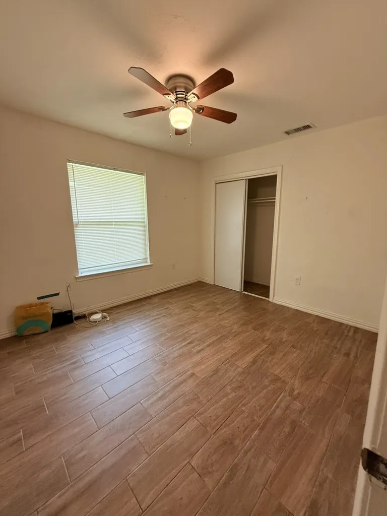 Single Family Residence For Rent in Dallas County , 1617 Dakota Drive, Garland, Texas 75043, 3 Bedrooms, 2 Bathrooms, 2 Garage spaces, 1,840 Sqft, built in 1959, Preowned, Price $2,250, mls#21258602, Real Estate Agent in Garland, Homes For Rent in Dallas county, Homes For Rent in Garland, Realtor in Garland Texas, Real Estate Brokerage Independent Realty Texas, Luminita Cordes Realtor