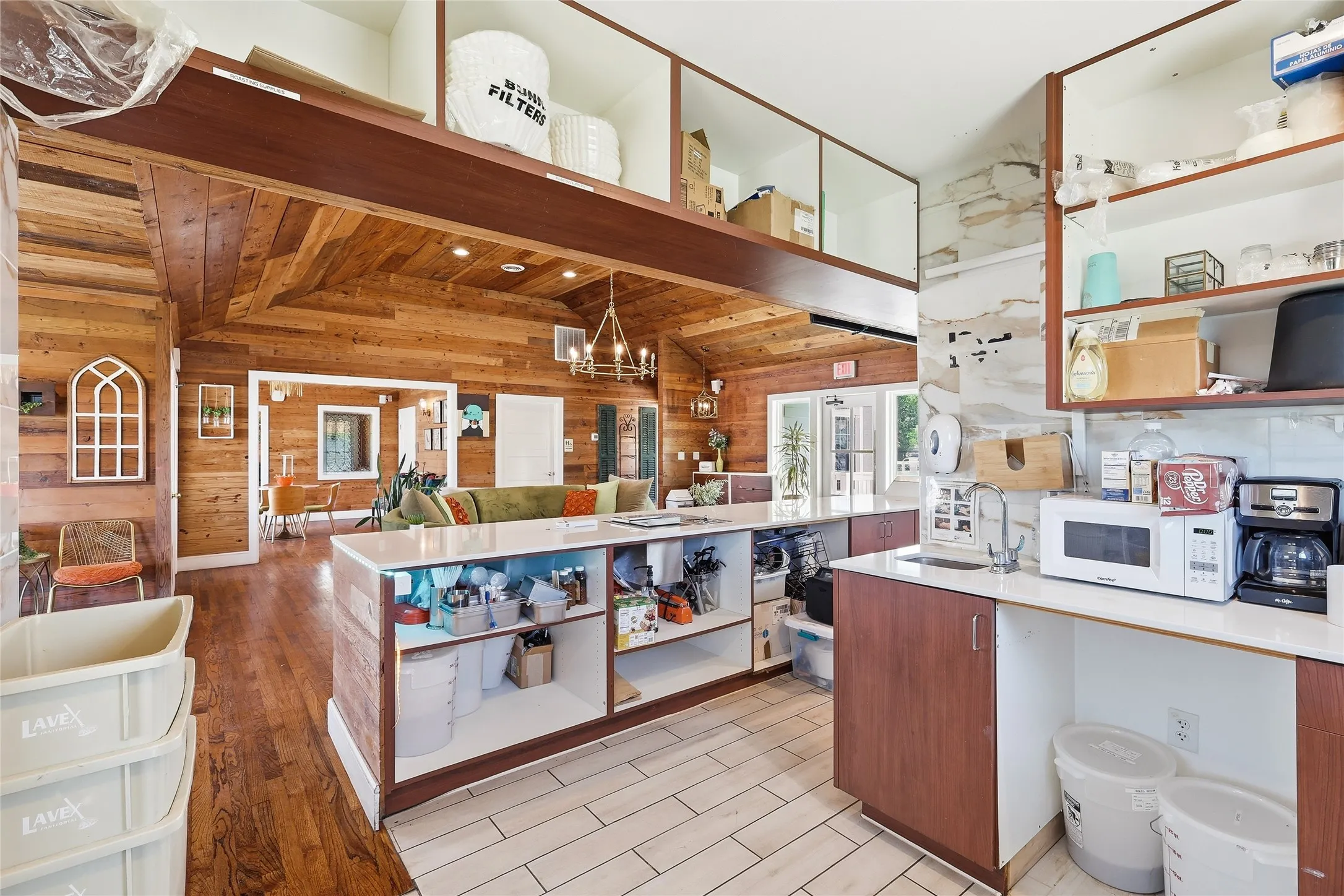 Retail For Rent in Tarrant County , 3501 Denton Highway, Haltom City, Texas 76117, 0, 0, Garage spaces, 0 Sqft, built in 1939, Preowned, Price $5,500, mls#21259534, Real Estate Agent in Haltom City, Homes For Rent in Tarrant county, Homes For Rent in Haltom City, Realtor in Haltom City Texas, Real Estate Brokerage Independent Realty Texas, Luminita Cordes Realtor