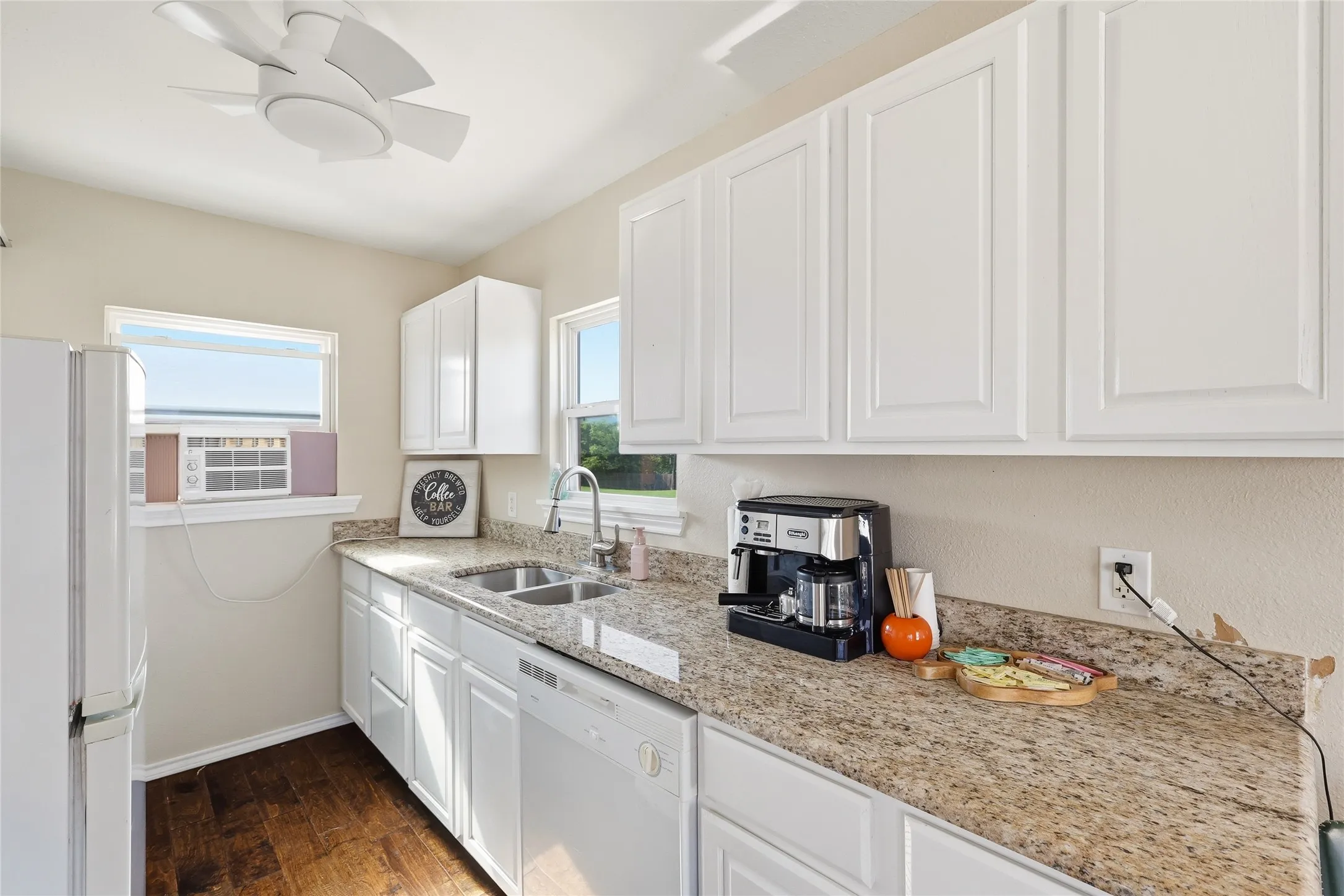 Retail For Rent in Tarrant County , 3501 Denton Highway, Haltom City, Texas 76117, 0, 0, Garage spaces, 0 Sqft, built in 1939, Preowned, Price $5,500, mls#21259534, Real Estate Agent in Haltom City, Homes For Rent in Tarrant county, Homes For Rent in Haltom City, Realtor in Haltom City Texas, Real Estate Brokerage Independent Realty Texas, Luminita Cordes Realtor