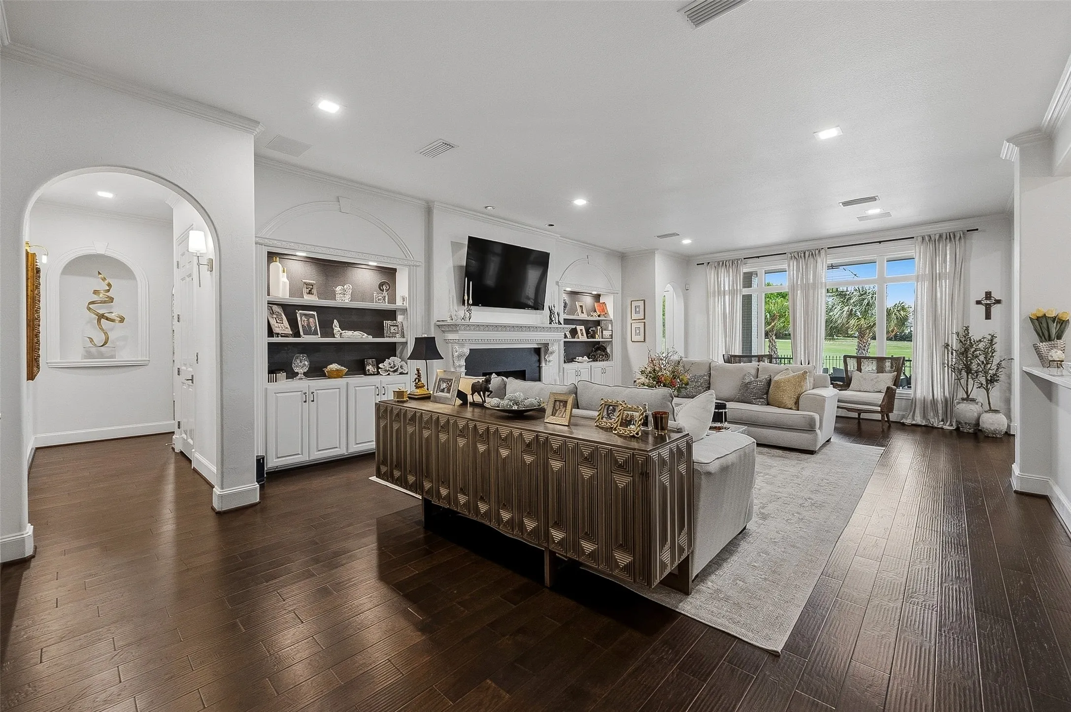 Single Family Residence For Sale in Tarrant County , 6609 Sahalee Drive, Fort Worth, Texas 76132, 5 Bedroom, 5 Bathroom, 3 Garage spaces, 6,428 Sqft, built in 1998, Preowned, mls#21259075, Real Estate Agent in Fort Worth, Homes For Sale in Tarrant county, Homes For Sale in Fort Worth, Realtor in Fort Worth Texas, Real Estate Brokerage Independent Realty Texas, Luminita Cordes Realtor