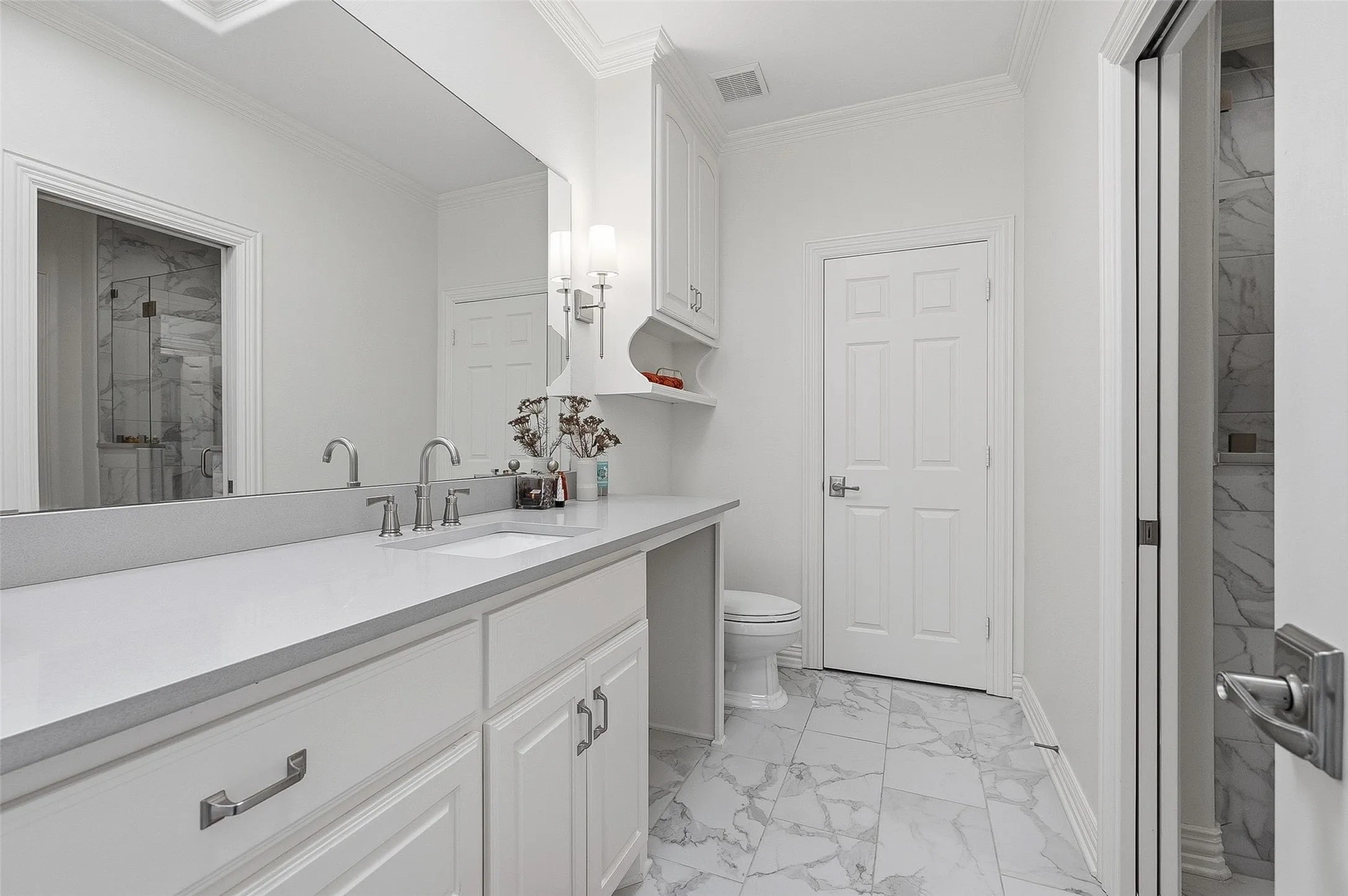 Single Family Residence For Sale in Tarrant County , 6609 Sahalee Drive, Fort Worth, Texas 76132, 5 Bedroom, 5 Bathroom, 3 Garage spaces, 6,428 Sqft, built in 1998, Preowned, mls#21259075, Real Estate Agent in Fort Worth, Homes For Sale in Tarrant county, Homes For Sale in Fort Worth, Realtor in Fort Worth Texas, Real Estate Brokerage Independent Realty Texas, Luminita Cordes Realtor