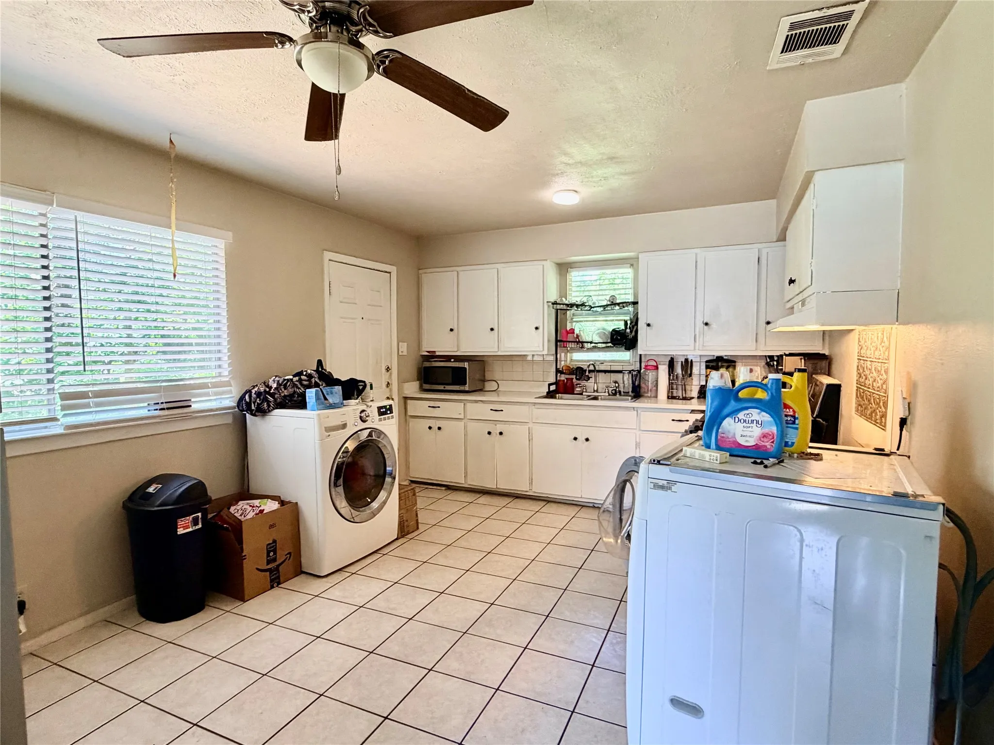 Single Family Residence For Rent in Denton County , 1412 Oakwood Drive, Denton, Texas 76205, 2 Bedroom, 1 Bathroom, Garage spaces, 864 Sqft, built in 1945, mls#21245884, Real Estate Agent in Denton, Homes For Rent in Denton county, Homes For Rent in Denton, Realtor in Denton Texas, Real Estate Brokerage Independent Realty Texas, Luminita Cordes Realtor