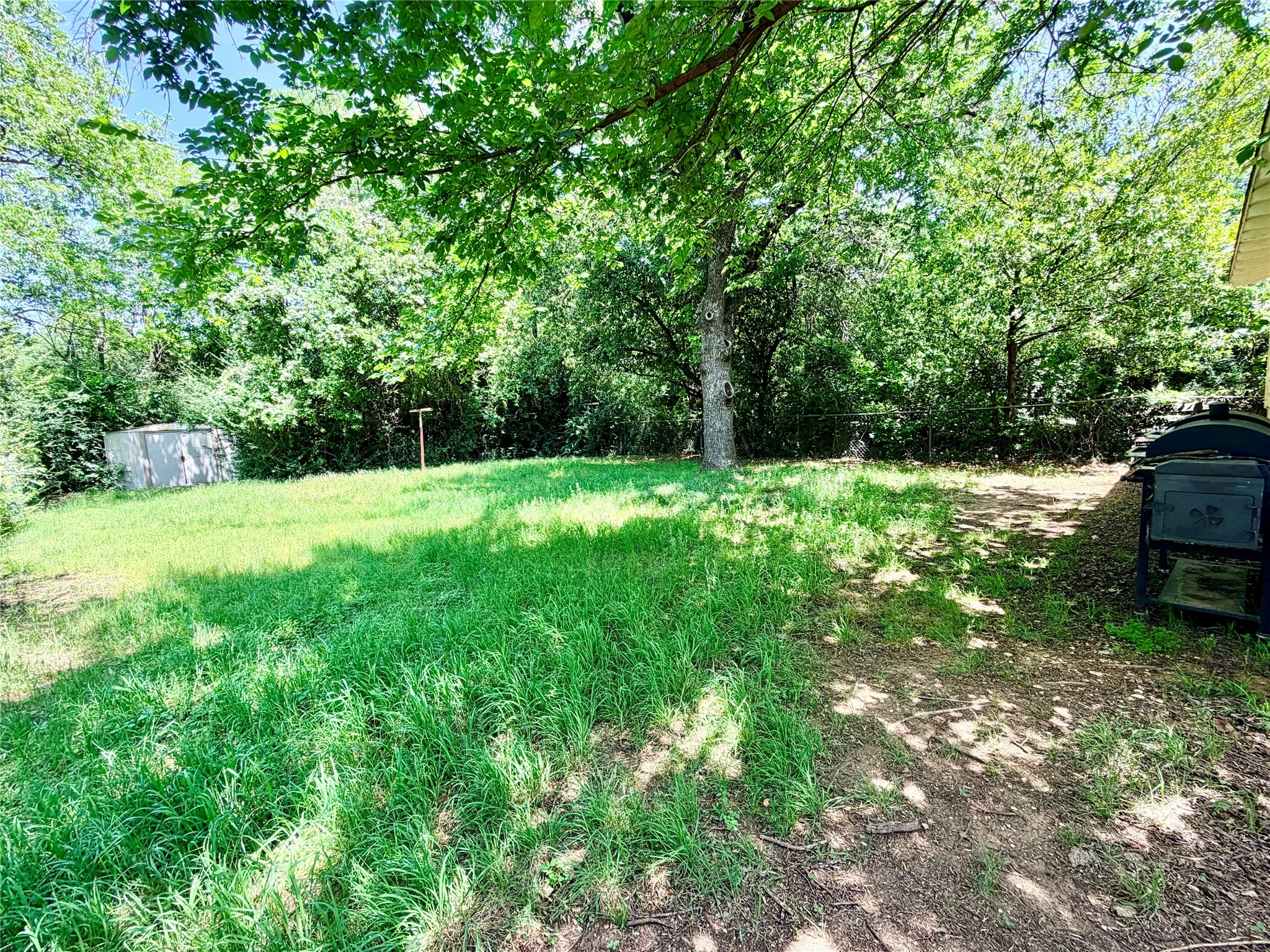 Single Family Residence For Rent in Denton County , 1412 Oakwood Drive, Denton, Texas 76205, 2 Bedroom, 1 Bathroom, Garage spaces, 864 Sqft, built in 1945, mls#21245884, Real Estate Agent in Denton, Homes For Rent in Denton county, Homes For Rent in Denton, Realtor in Denton Texas, Real Estate Brokerage Independent Realty Texas, Luminita Cordes Realtor