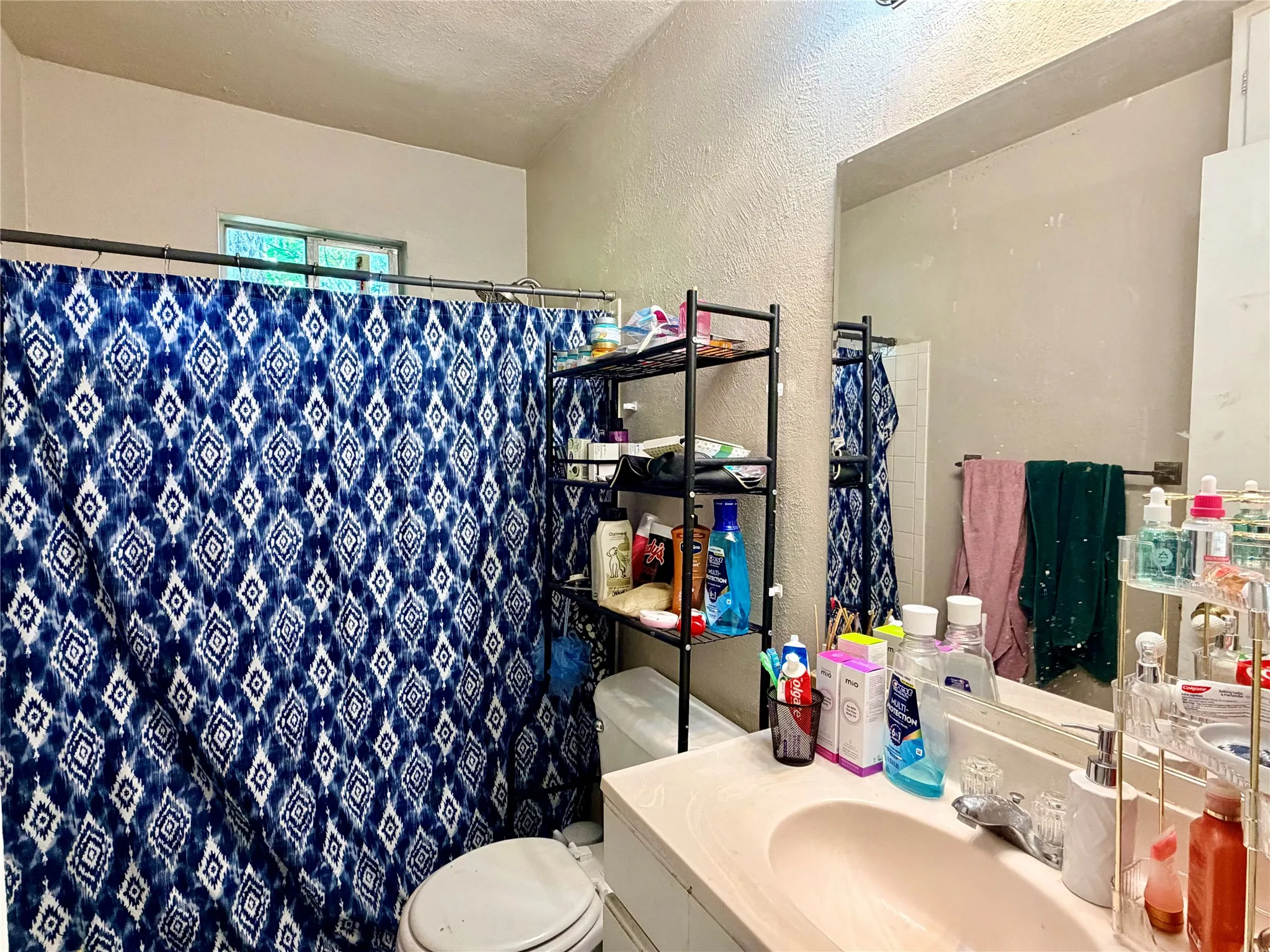 Single Family Residence For Rent in Denton County , 1412 Oakwood Drive, Denton, Texas 76205, 2 Bedroom, 1 Bathroom, Garage spaces, 864 Sqft, built in 1945, mls#21245884, Real Estate Agent in Denton, Homes For Rent in Denton county, Homes For Rent in Denton, Realtor in Denton Texas, Real Estate Brokerage Independent Realty Texas, Luminita Cordes Realtor