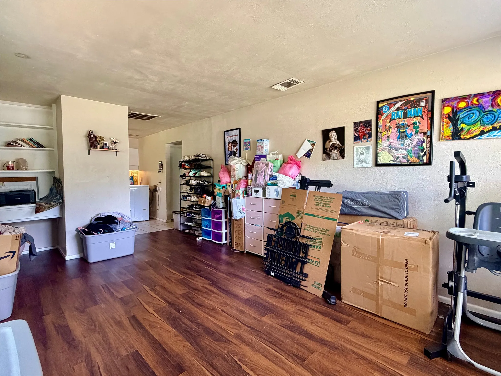 Single Family Residence For Rent in Denton County , 1412 Oakwood Drive, Denton, Texas 76205, 2 Bedroom, 1 Bathroom, Garage spaces, 864 Sqft, built in 1945, mls#21245884, Real Estate Agent in Denton, Homes For Rent in Denton county, Homes For Rent in Denton, Realtor in Denton Texas, Real Estate Brokerage Independent Realty Texas, Luminita Cordes Realtor