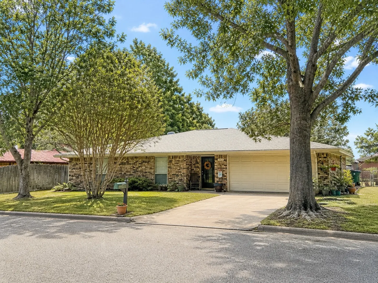 Single Family Residence For Sale in Montague County , 1207 Friona Street, Bowie, Texas 76230, 3 Bedroom, 2 Bathroom, 2 Garage spaces, 1,605 Sqft, built in 1980, Preowned, Price $245,000, mls#21259550, Real Estate Agent in Bowie, Homes For Sale in Montague county, Homes For Sale in Bowie, Realtor in Bowie Texas, Real Estate Brokerage Independent Realty Texas, Luminita Cordes Realtor