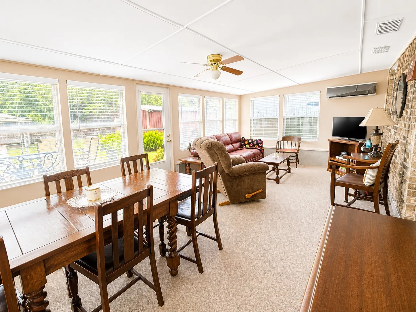 Single Family Residence For Sale in Montague County , 1207 Friona Street, Bowie, Texas 76230, 3 Bedroom, 2 Bathroom, 2 Garage spaces, 1,605 Sqft, built in 1980, Preowned, Price $245,000, mls#21259550, Real Estate Agent in Bowie, Homes For Sale in Montague county, Homes For Sale in Bowie, Realtor in Bowie Texas, Real Estate Brokerage Independent Realty Texas, Luminita Cordes Realtor
