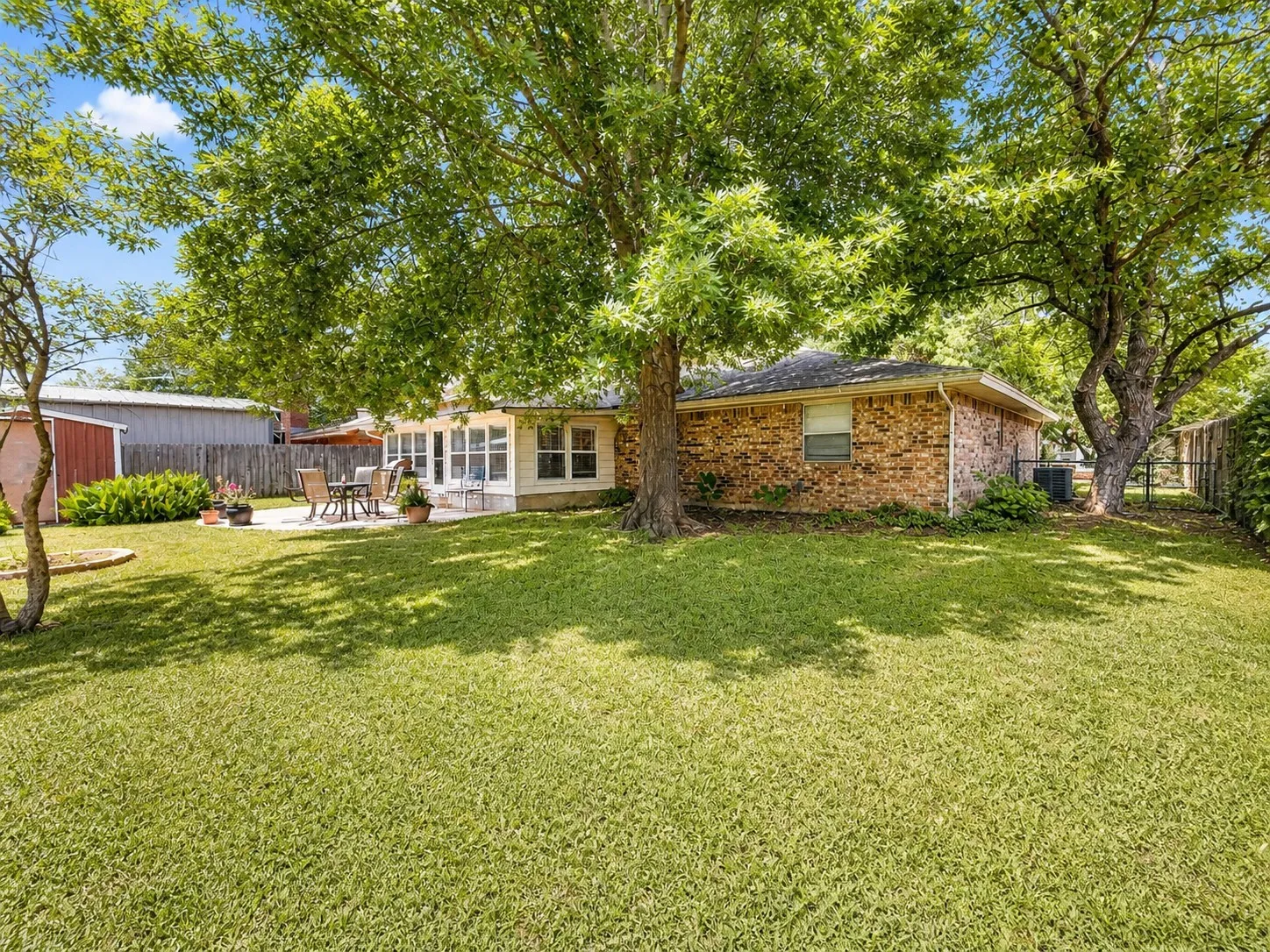 Single Family Residence For Sale in Montague County , 1207 Friona Street, Bowie, Texas 76230, 3 Bedroom, 2 Bathroom, 2 Garage spaces, 1,605 Sqft, built in 1980, Preowned, Price $245,000, mls#21259550, Real Estate Agent in Bowie, Homes For Sale in Montague county, Homes For Sale in Bowie, Realtor in Bowie Texas, Real Estate Brokerage Independent Realty Texas, Luminita Cordes Realtor