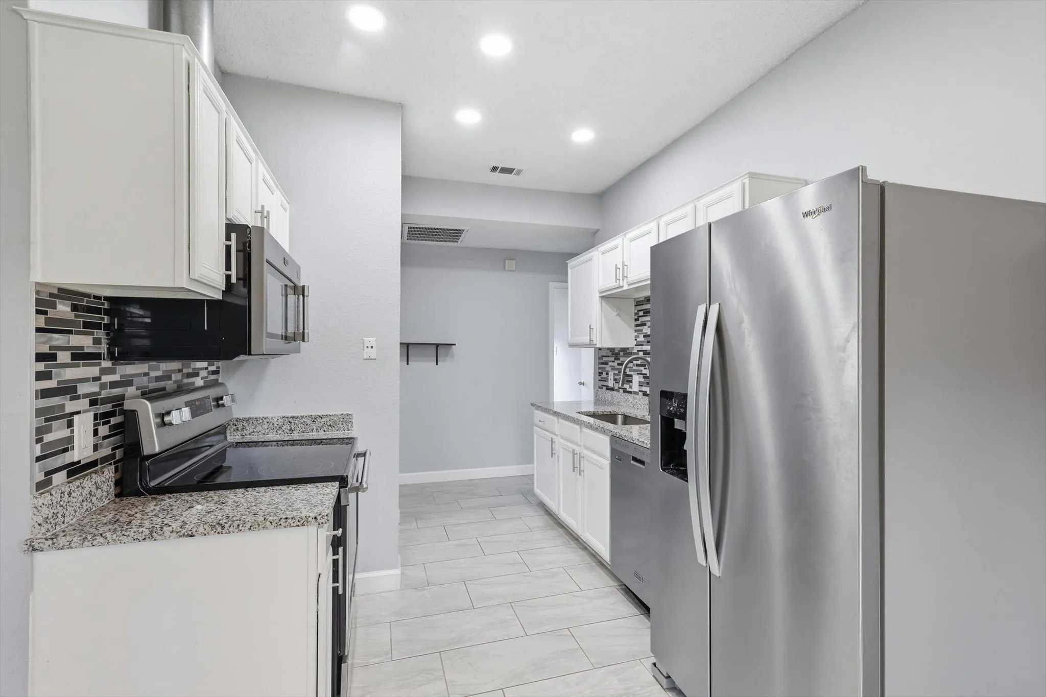 Single Family Residence For Sale in Tarrant County , 4208 Ocho Rios Drive, Fort Worth, Texas 76137, 3 Bedroom, 2 Bathroom, 2 Garage spaces, 1,080 Sqft, built in 1998, Preowned, mls#21257026, Real Estate Agent in Fort Worth, Homes For Sale in Tarrant county, Homes For Sale in Fort Worth, Realtor in Fort Worth Texas, Real Estate Brokerage Independent Realty Texas, Luminita Cordes Realtor
