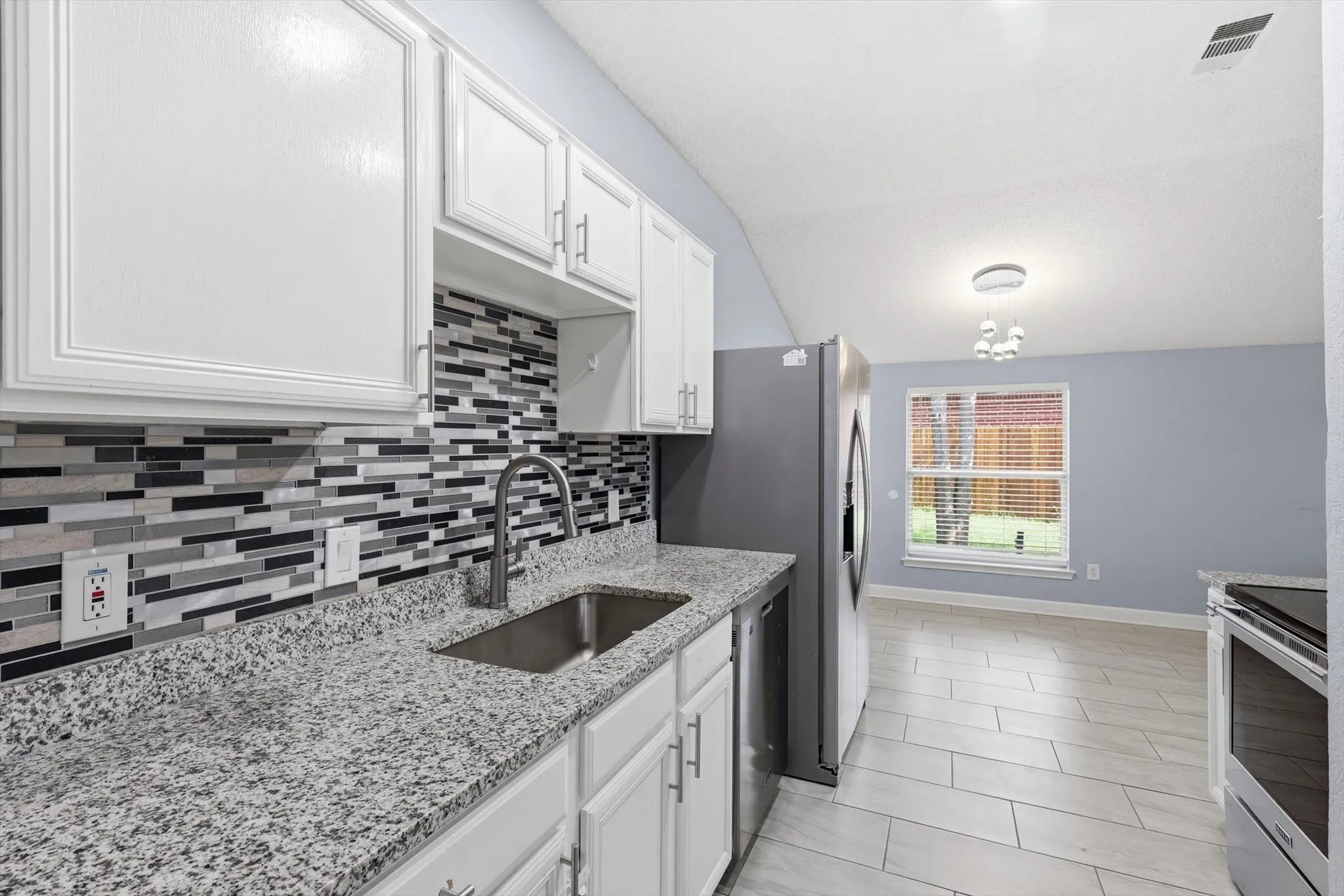 Single Family Residence For Sale in Tarrant County , 4208 Ocho Rios Drive, Fort Worth, Texas 76137, 3 Bedroom, 2 Bathroom, 2 Garage spaces, 1,080 Sqft, built in 1998, Preowned, mls#21257026, Real Estate Agent in Fort Worth, Homes For Sale in Tarrant county, Homes For Sale in Fort Worth, Realtor in Fort Worth Texas, Real Estate Brokerage Independent Realty Texas, Luminita Cordes Realtor