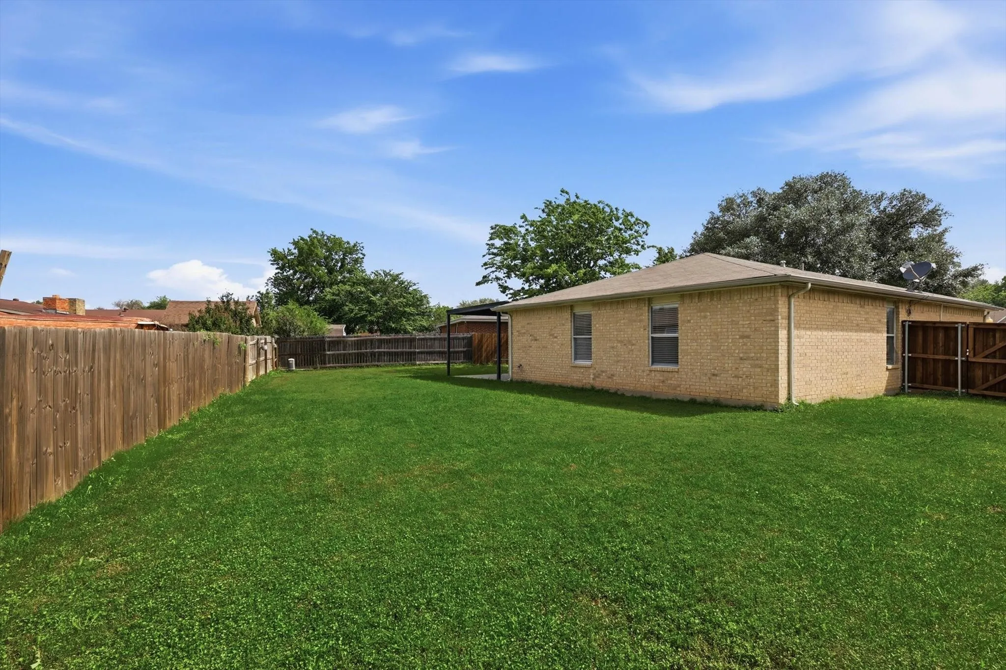 Single Family Residence For Sale in Tarrant County , 4208 Ocho Rios Drive, Fort Worth, Texas 76137, 3 Bedroom, 2 Bathroom, 2 Garage spaces, 1,080 Sqft, built in 1998, Preowned, mls#21257026, Real Estate Agent in Fort Worth, Homes For Sale in Tarrant county, Homes For Sale in Fort Worth, Realtor in Fort Worth Texas, Real Estate Brokerage Independent Realty Texas, Luminita Cordes Realtor