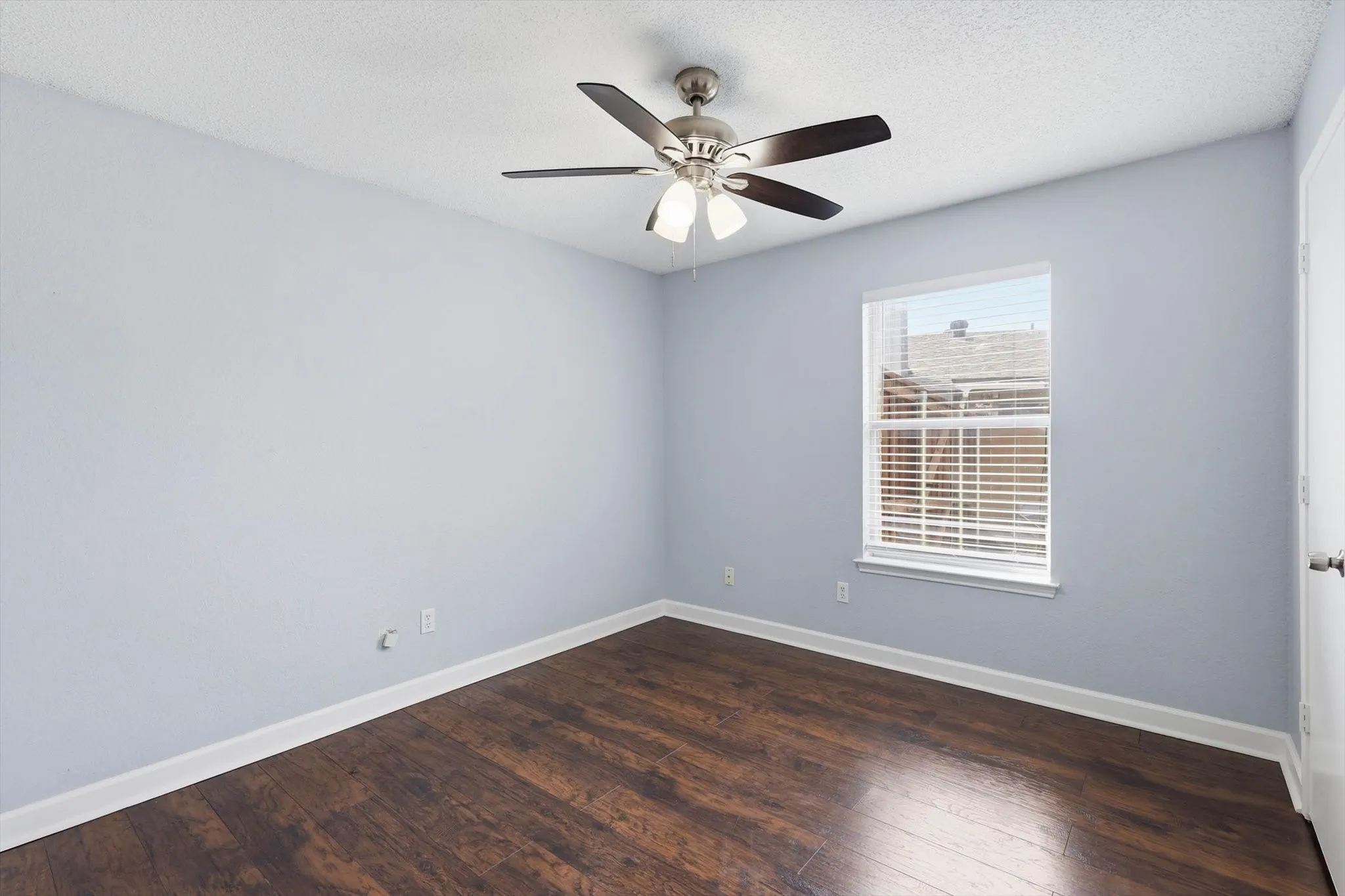 Single Family Residence For Sale in Tarrant County , 4208 Ocho Rios Drive, Fort Worth, Texas 76137, 3 Bedroom, 2 Bathroom, 2 Garage spaces, 1,080 Sqft, built in 1998, Preowned, mls#21257026, Real Estate Agent in Fort Worth, Homes For Sale in Tarrant county, Homes For Sale in Fort Worth, Realtor in Fort Worth Texas, Real Estate Brokerage Independent Realty Texas, Luminita Cordes Realtor