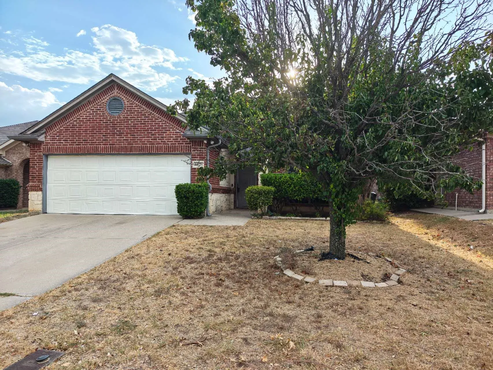 Single Family Residence For Rent in Tarrant County , 10625 Braewood Drive, Fort Worth, Texas 76131, 3 Bedroom, 2 Bathroom, 2 Garage spaces, 1,519 Sqft, built in 2005, Preowned, mls#21256889, Real Estate Agent in Fort Worth, Homes For Rent in Tarrant county, Homes For Rent in Fort Worth, Realtor in Fort Worth Texas, Real Estate Brokerage Independent Realty Texas, Luminita Cordes Realtor