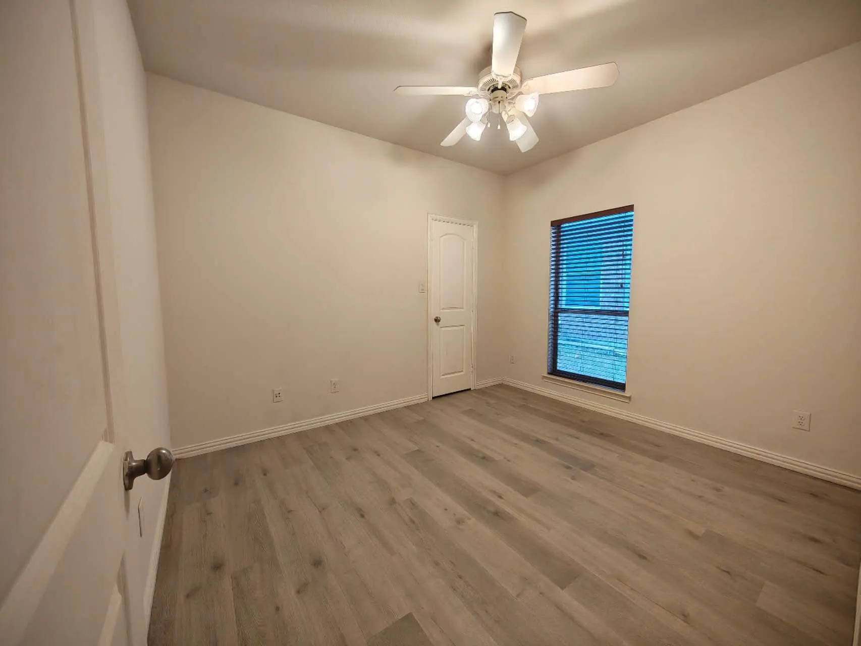 Single Family Residence For Rent in Tarrant County , 10625 Braewood Drive, Fort Worth, Texas 76131, 3 Bedroom, 2 Bathroom, 2 Garage spaces, 1,519 Sqft, built in 2005, Preowned, mls#21256889, Real Estate Agent in Fort Worth, Homes For Rent in Tarrant county, Homes For Rent in Fort Worth, Realtor in Fort Worth Texas, Real Estate Brokerage Independent Realty Texas, Luminita Cordes Realtor