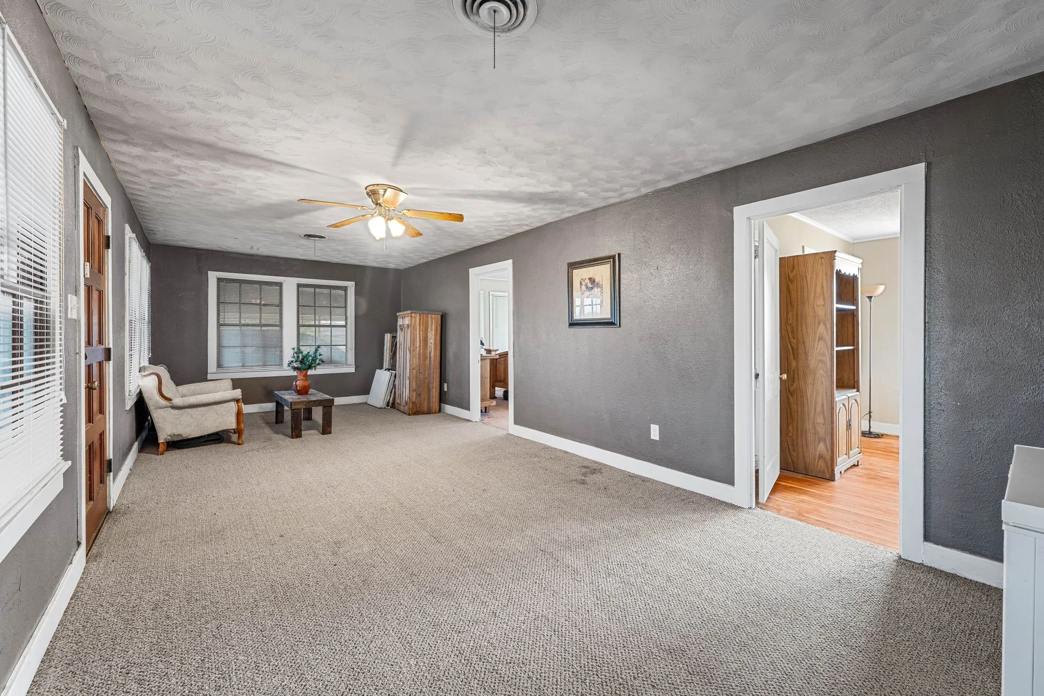 Single Family Residence For Sale in Comanche County , 7450 E Highway 6 2, De Leon, Texas 76444, 4 Bedroom, 3 Bathroom, Garage spaces, 2,098 Sqft, built in 1957, mls#21259056, Real Estate Agent in De Leon, Homes For Sale in Comanche county, Homes For Sale in De Leon, Realtor in De Leon Texas, Real Estate Brokerage Independent Realty Texas, Luminita Cordes Realtor