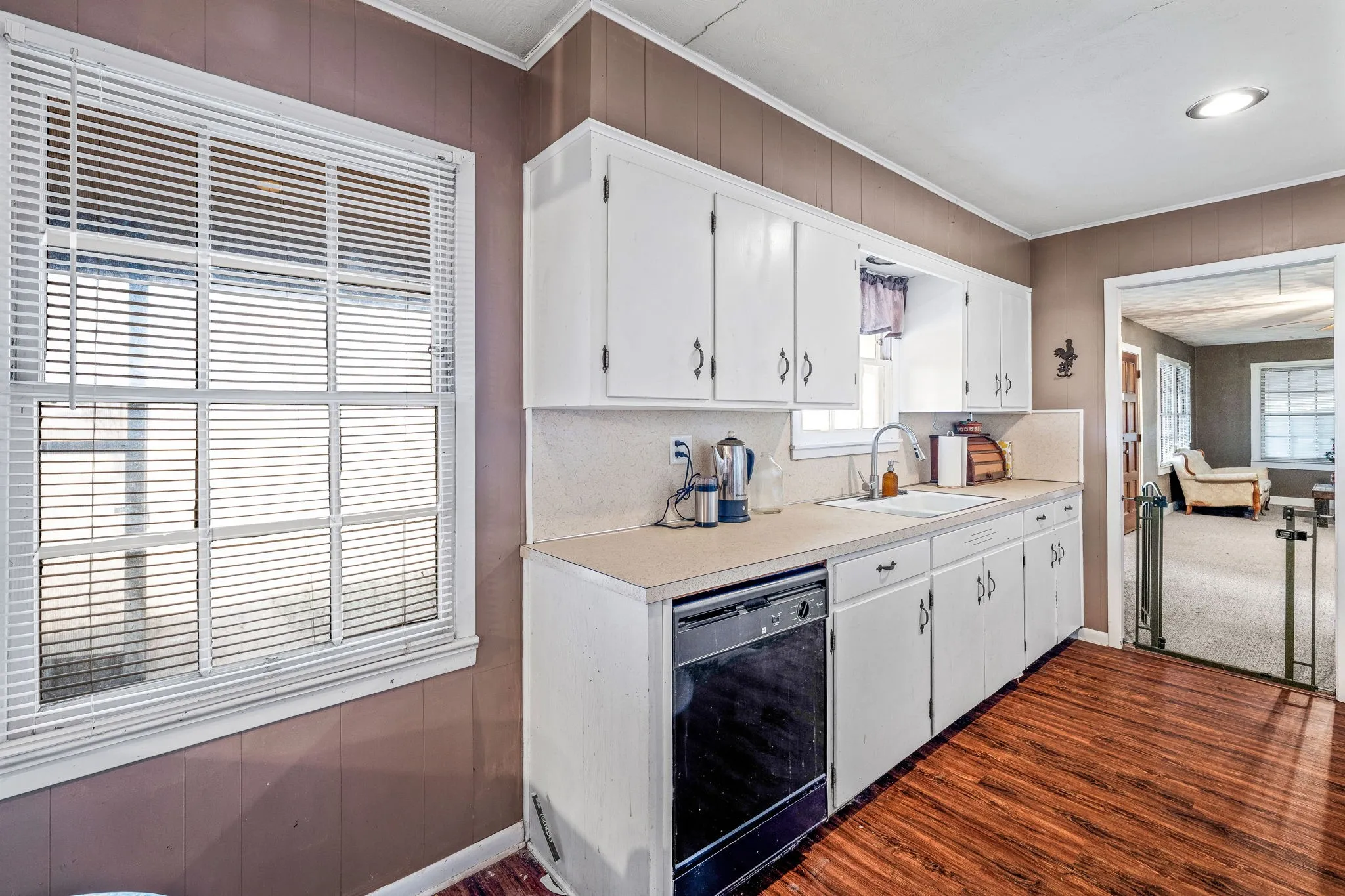 Single Family Residence For Sale in Comanche County , 7450 E Highway 6 2, De Leon, Texas 76444, 4 Bedroom, 3 Bathroom, Garage spaces, 2,098 Sqft, built in 1957, mls#21259056, Real Estate Agent in De Leon, Homes For Sale in Comanche county, Homes For Sale in De Leon, Realtor in De Leon Texas, Real Estate Brokerage Independent Realty Texas, Luminita Cordes Realtor