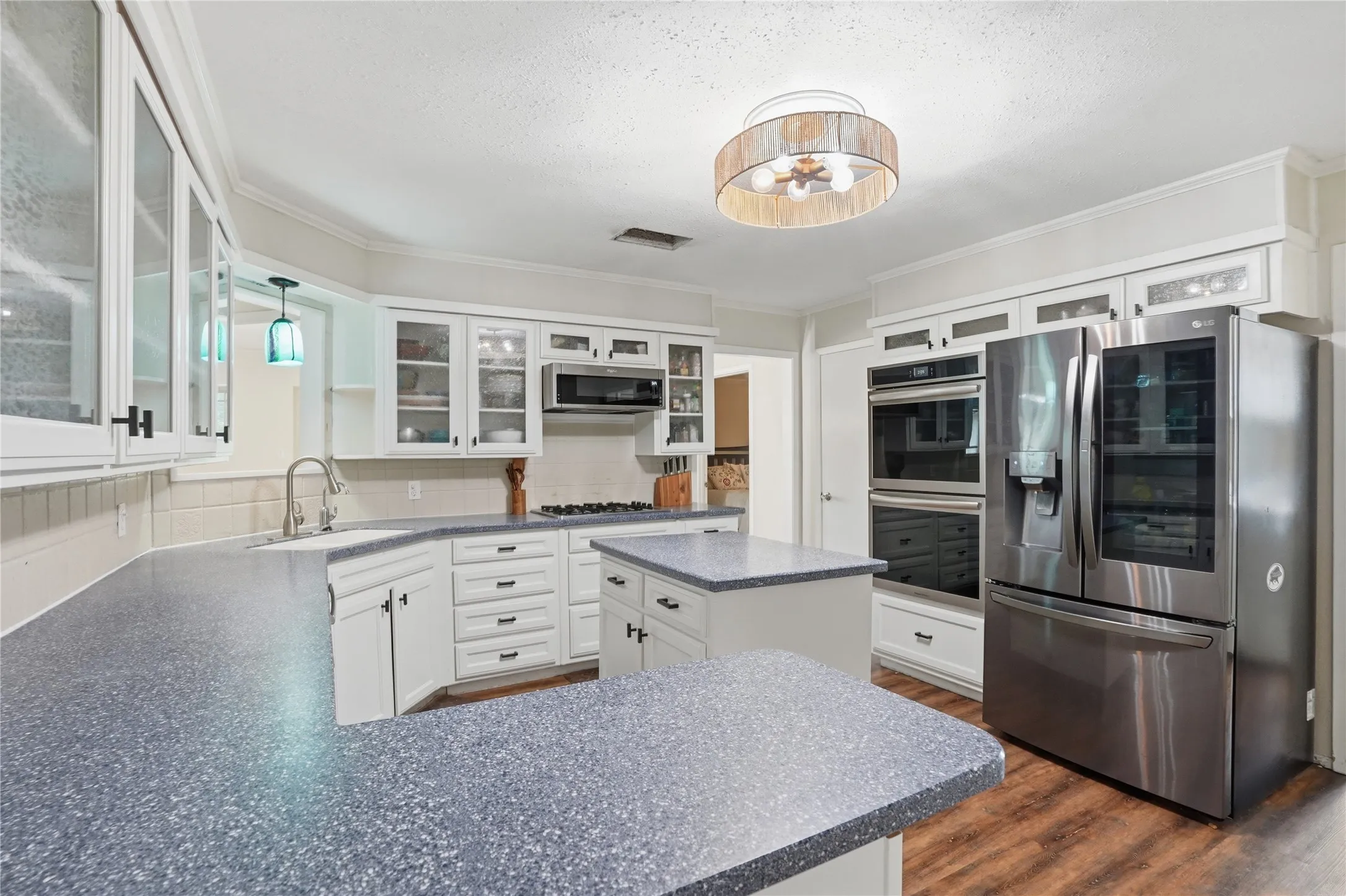 Single Family Residence For Sale in Tarrant County , 7508 Timber Ridge Court, Fort Worth, Texas 76179, 3 Bedroom, 2 Bathroom, 2 Garage spaces, 2,388 Sqft, built in 1974, mls#21259586, Real Estate Agent in Fort Worth, Homes For Sale in Tarrant county, Homes For Sale in Fort Worth, Realtor in Fort Worth Texas, Real Estate Brokerage Independent Realty Texas, Luminita Cordes Realtor
