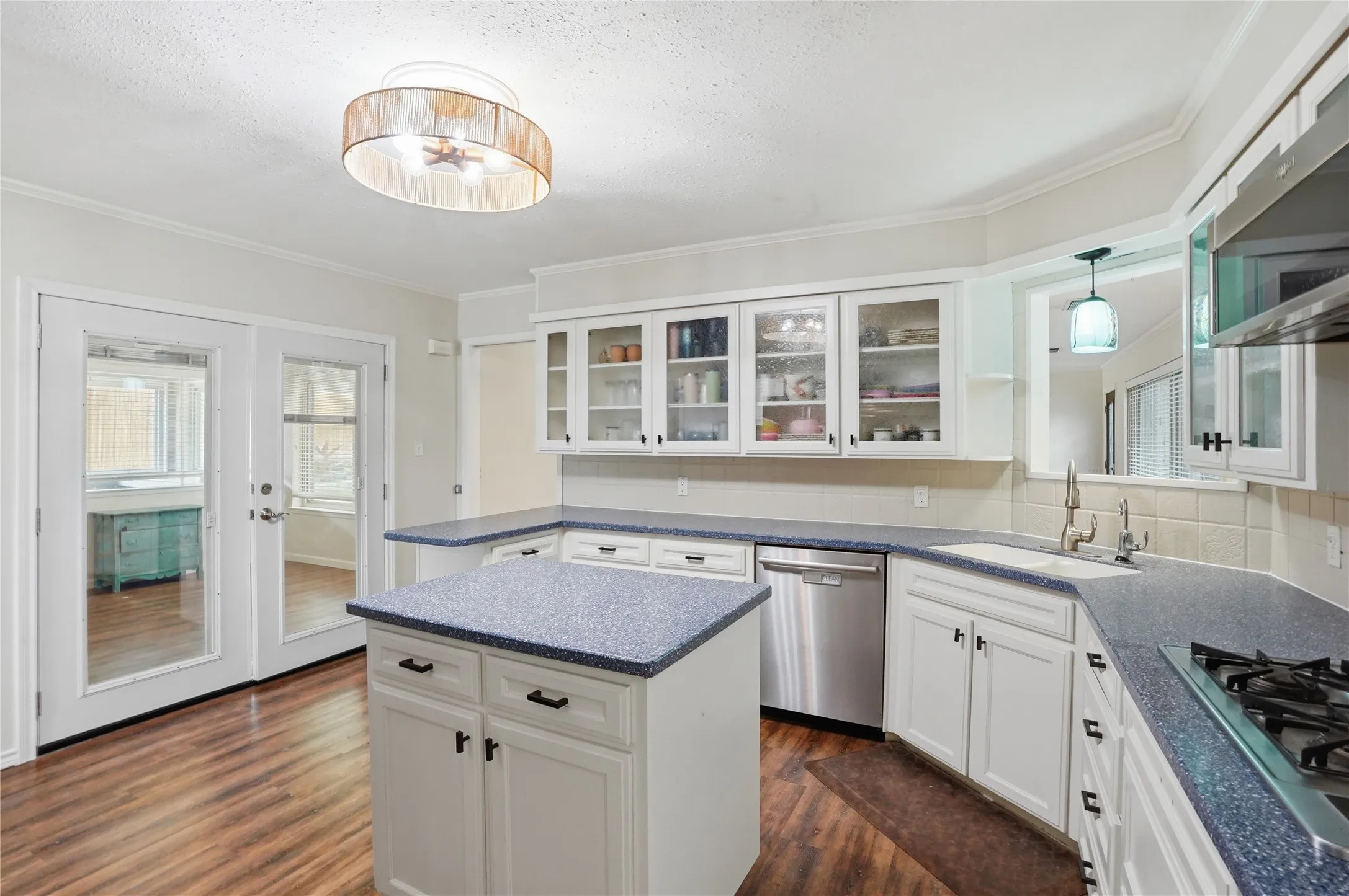 Single Family Residence For Sale in Tarrant County , 7508 Timber Ridge Court, Fort Worth, Texas 76179, 3 Bedroom, 2 Bathroom, 2 Garage spaces, 2,388 Sqft, built in 1974, mls#21259586, Real Estate Agent in Fort Worth, Homes For Sale in Tarrant county, Homes For Sale in Fort Worth, Realtor in Fort Worth Texas, Real Estate Brokerage Independent Realty Texas, Luminita Cordes Realtor