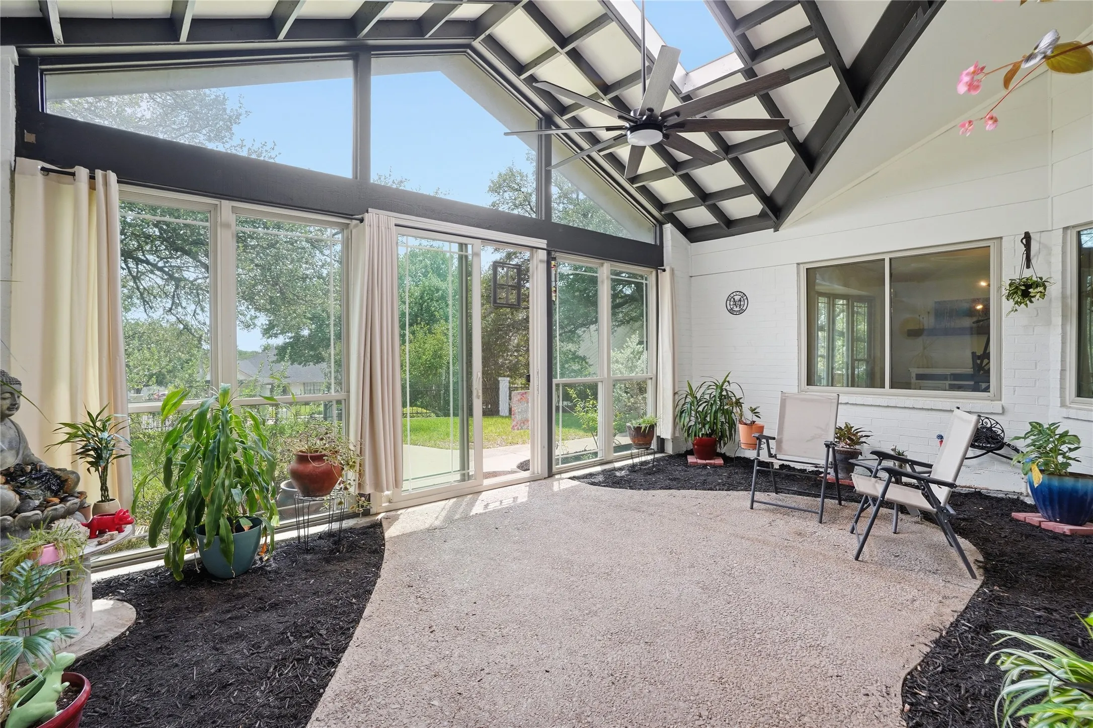 Single Family Residence For Sale in Tarrant County , 7508 Timber Ridge Court, Fort Worth, Texas 76179, 3 Bedroom, 2 Bathroom, 2 Garage spaces, 2,388 Sqft, built in 1974, mls#21259586, Real Estate Agent in Fort Worth, Homes For Sale in Tarrant county, Homes For Sale in Fort Worth, Realtor in Fort Worth Texas, Real Estate Brokerage Independent Realty Texas, Luminita Cordes Realtor