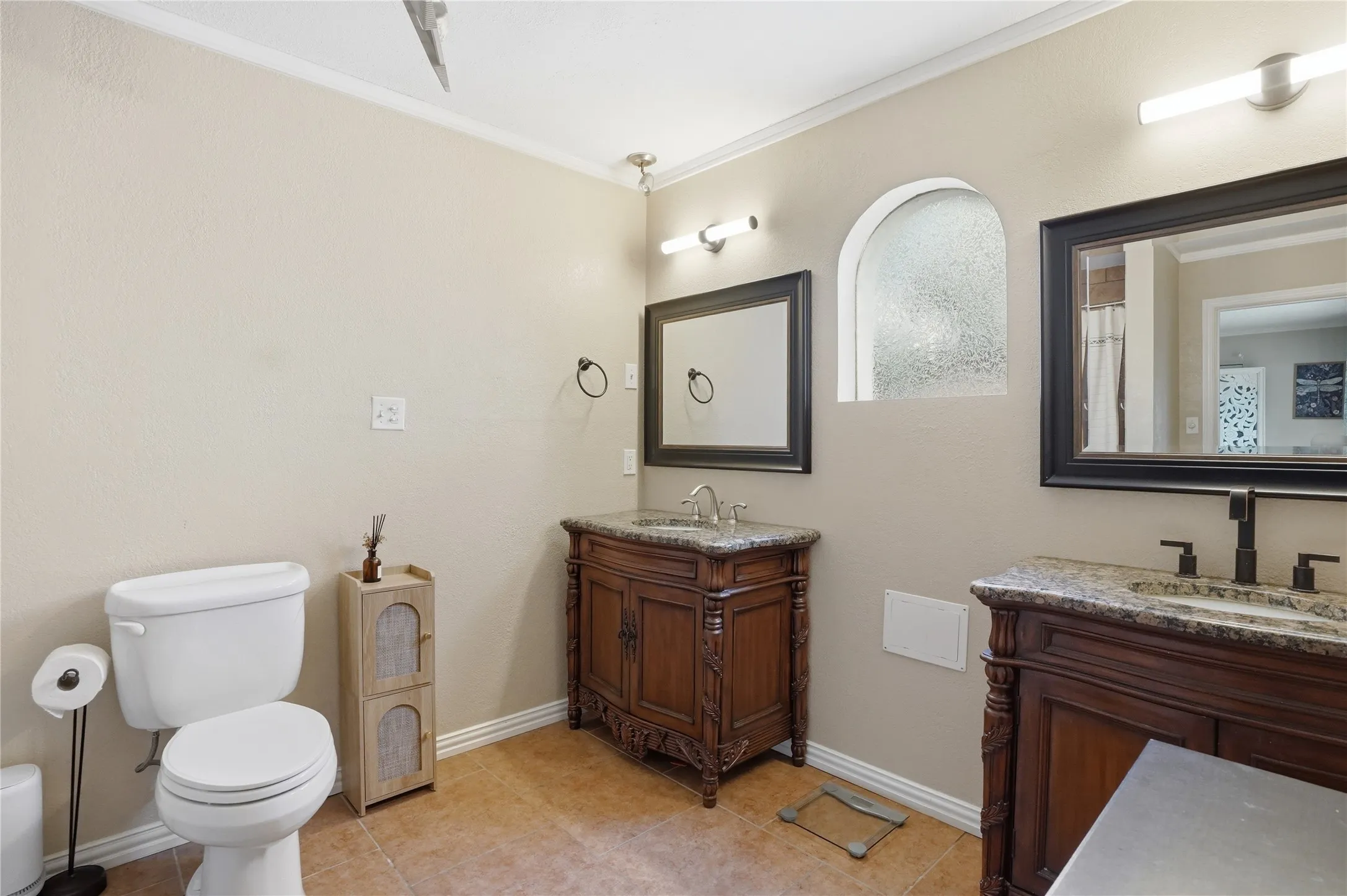 Single Family Residence For Sale in Tarrant County , 7508 Timber Ridge Court, Fort Worth, Texas 76179, 3 Bedroom, 2 Bathroom, 2 Garage spaces, 2,388 Sqft, built in 1974, mls#21259586, Real Estate Agent in Fort Worth, Homes For Sale in Tarrant county, Homes For Sale in Fort Worth, Realtor in Fort Worth Texas, Real Estate Brokerage Independent Realty Texas, Luminita Cordes Realtor