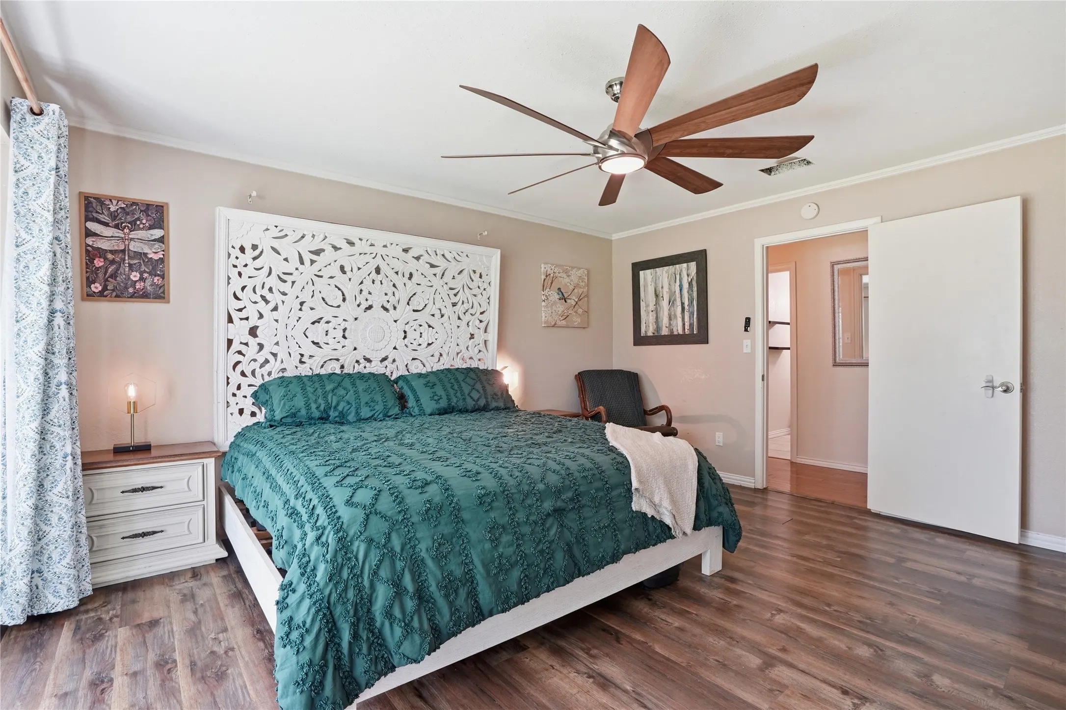 Single Family Residence For Sale in Tarrant County , 7508 Timber Ridge Court, Fort Worth, Texas 76179, 3 Bedroom, 2 Bathroom, 2 Garage spaces, 2,388 Sqft, built in 1974, mls#21259586, Real Estate Agent in Fort Worth, Homes For Sale in Tarrant county, Homes For Sale in Fort Worth, Realtor in Fort Worth Texas, Real Estate Brokerage Independent Realty Texas, Luminita Cordes Realtor
