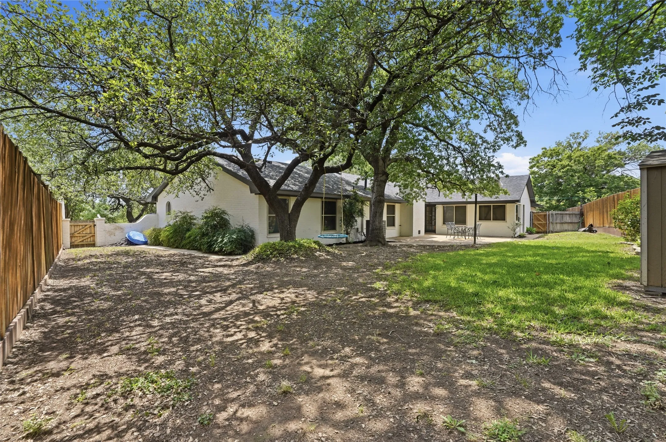 Single Family Residence For Sale in Tarrant County , 7508 Timber Ridge Court, Fort Worth, Texas 76179, 3 Bedroom, 2 Bathroom, 2 Garage spaces, 2,388 Sqft, built in 1974, mls#21259586, Real Estate Agent in Fort Worth, Homes For Sale in Tarrant county, Homes For Sale in Fort Worth, Realtor in Fort Worth Texas, Real Estate Brokerage Independent Realty Texas, Luminita Cordes Realtor
