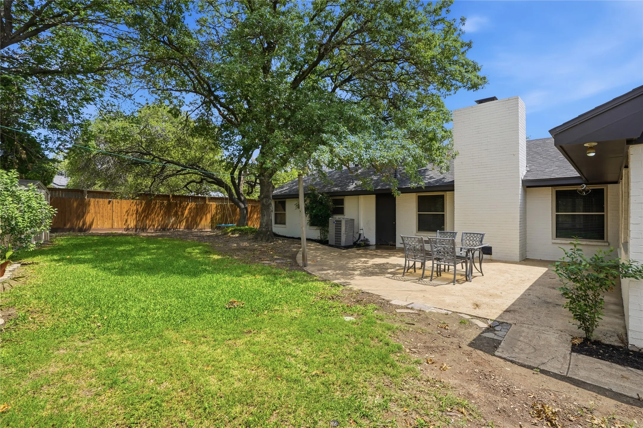 Single Family Residence For Sale in Tarrant County , 7508 Timber Ridge Court, Fort Worth, Texas 76179, 3 Bedroom, 2 Bathroom, 2 Garage spaces, 2,388 Sqft, built in 1974, mls#21259586, Real Estate Agent in Fort Worth, Homes For Sale in Tarrant county, Homes For Sale in Fort Worth, Realtor in Fort Worth Texas, Real Estate Brokerage Independent Realty Texas, Luminita Cordes Realtor