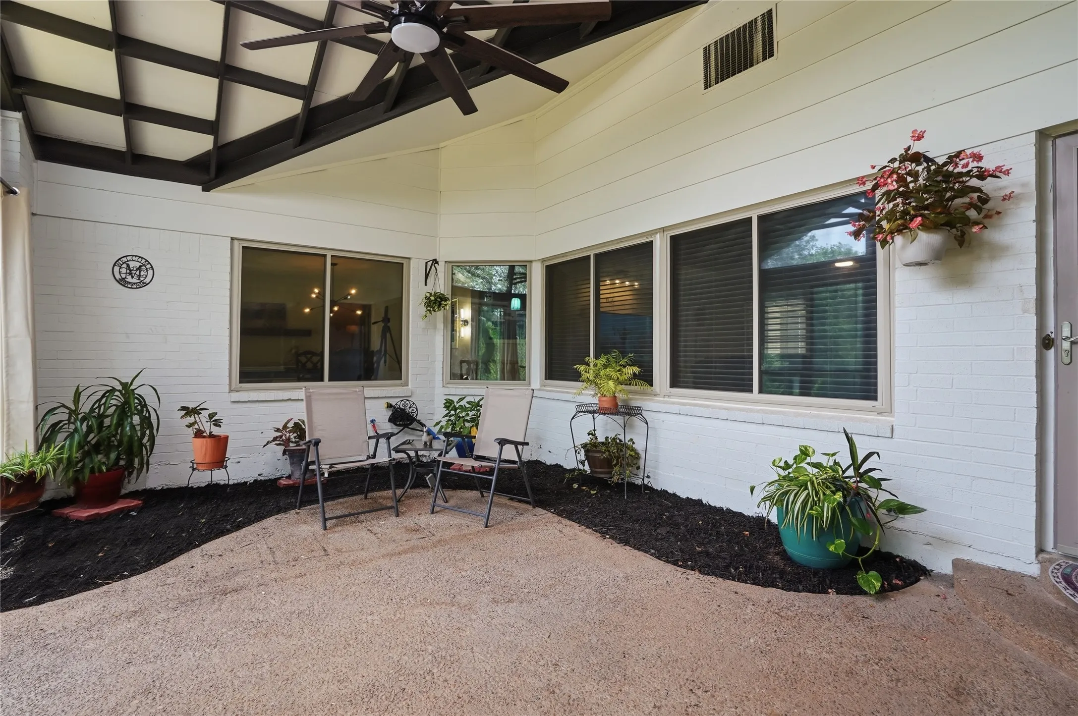 Single Family Residence For Sale in Tarrant County , 7508 Timber Ridge Court, Fort Worth, Texas 76179, 3 Bedroom, 2 Bathroom, 2 Garage spaces, 2,388 Sqft, built in 1974, mls#21259586, Real Estate Agent in Fort Worth, Homes For Sale in Tarrant county, Homes For Sale in Fort Worth, Realtor in Fort Worth Texas, Real Estate Brokerage Independent Realty Texas, Luminita Cordes Realtor