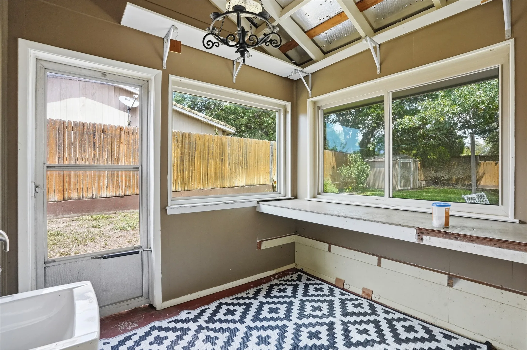 Single Family Residence For Sale in Tarrant County , 7508 Timber Ridge Court, Fort Worth, Texas 76179, 3 Bedroom, 2 Bathroom, 2 Garage spaces, 2,388 Sqft, built in 1974, mls#21259586, Real Estate Agent in Fort Worth, Homes For Sale in Tarrant county, Homes For Sale in Fort Worth, Realtor in Fort Worth Texas, Real Estate Brokerage Independent Realty Texas, Luminita Cordes Realtor