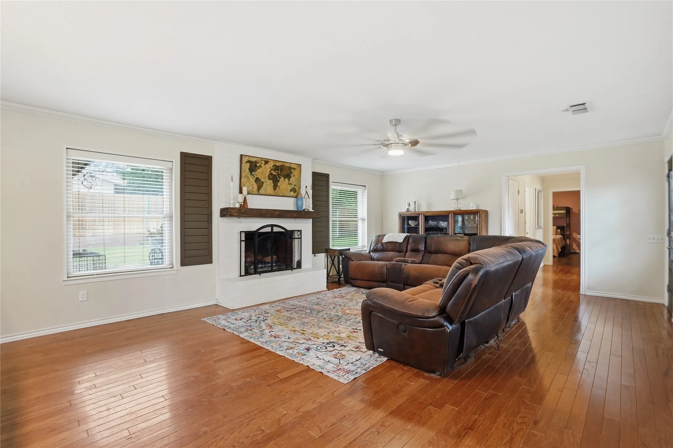 Single Family Residence For Sale in Tarrant County , 7508 Timber Ridge Court, Fort Worth, Texas 76179, 3 Bedroom, 2 Bathroom, 2 Garage spaces, 2,388 Sqft, built in 1974, mls#21259586, Real Estate Agent in Fort Worth, Homes For Sale in Tarrant county, Homes For Sale in Fort Worth, Realtor in Fort Worth Texas, Real Estate Brokerage Independent Realty Texas, Luminita Cordes Realtor
