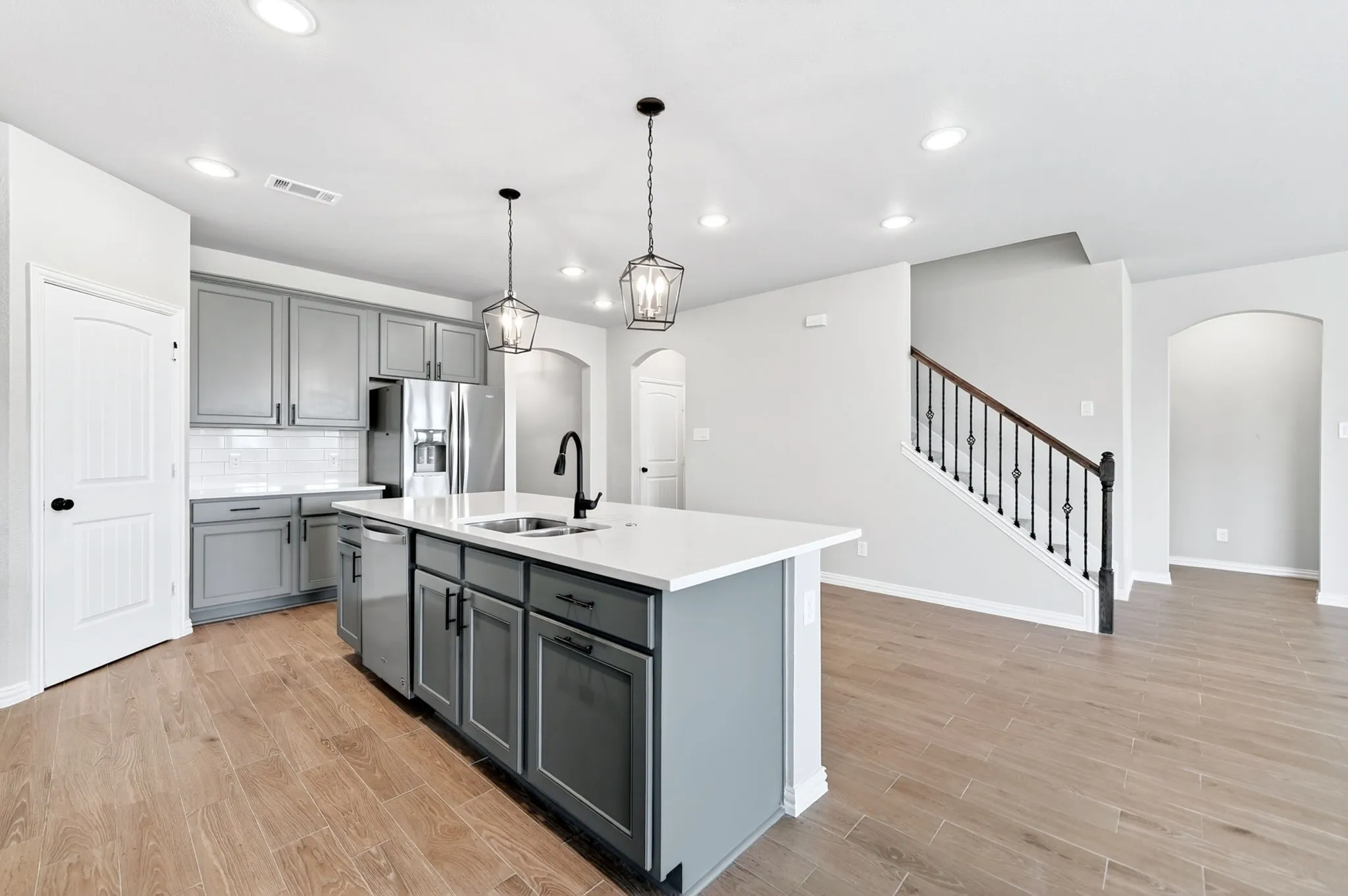 Single Family Residence For Sale in Rockwall County , 3115 Little River Lane, Royse City, Texas 75189, 5 Bedroom, 4 Bathroom, 2 Garage spaces, 3,503 Sqft, built in 2020, Preowned, mls#21253309, Real Estate Agent in Royse City, Homes For Sale in Rockwall county, Homes For Sale in Royse City, Realtor in Royse City Texas, Real Estate Brokerage Independent Realty Texas, Luminita Cordes Realtor
