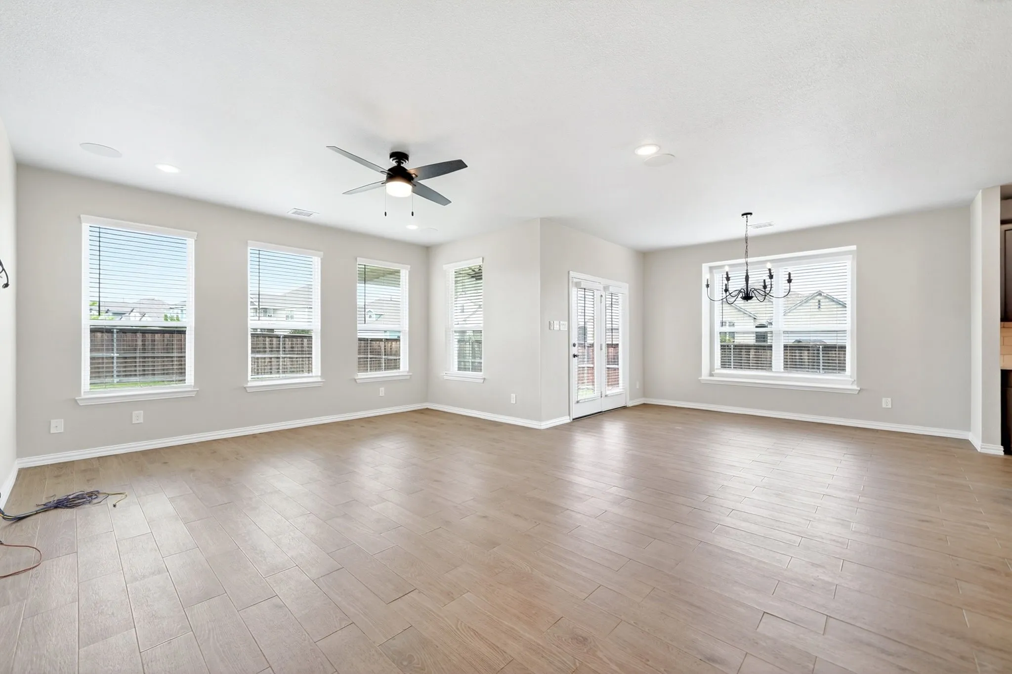 Single Family Residence For Sale in Rockwall County , 3115 Little River Lane, Royse City, Texas 75189, 5 Bedroom, 4 Bathroom, 2 Garage spaces, 3,503 Sqft, built in 2020, Preowned, mls#21253309, Real Estate Agent in Royse City, Homes For Sale in Rockwall county, Homes For Sale in Royse City, Realtor in Royse City Texas, Real Estate Brokerage Independent Realty Texas, Luminita Cordes Realtor