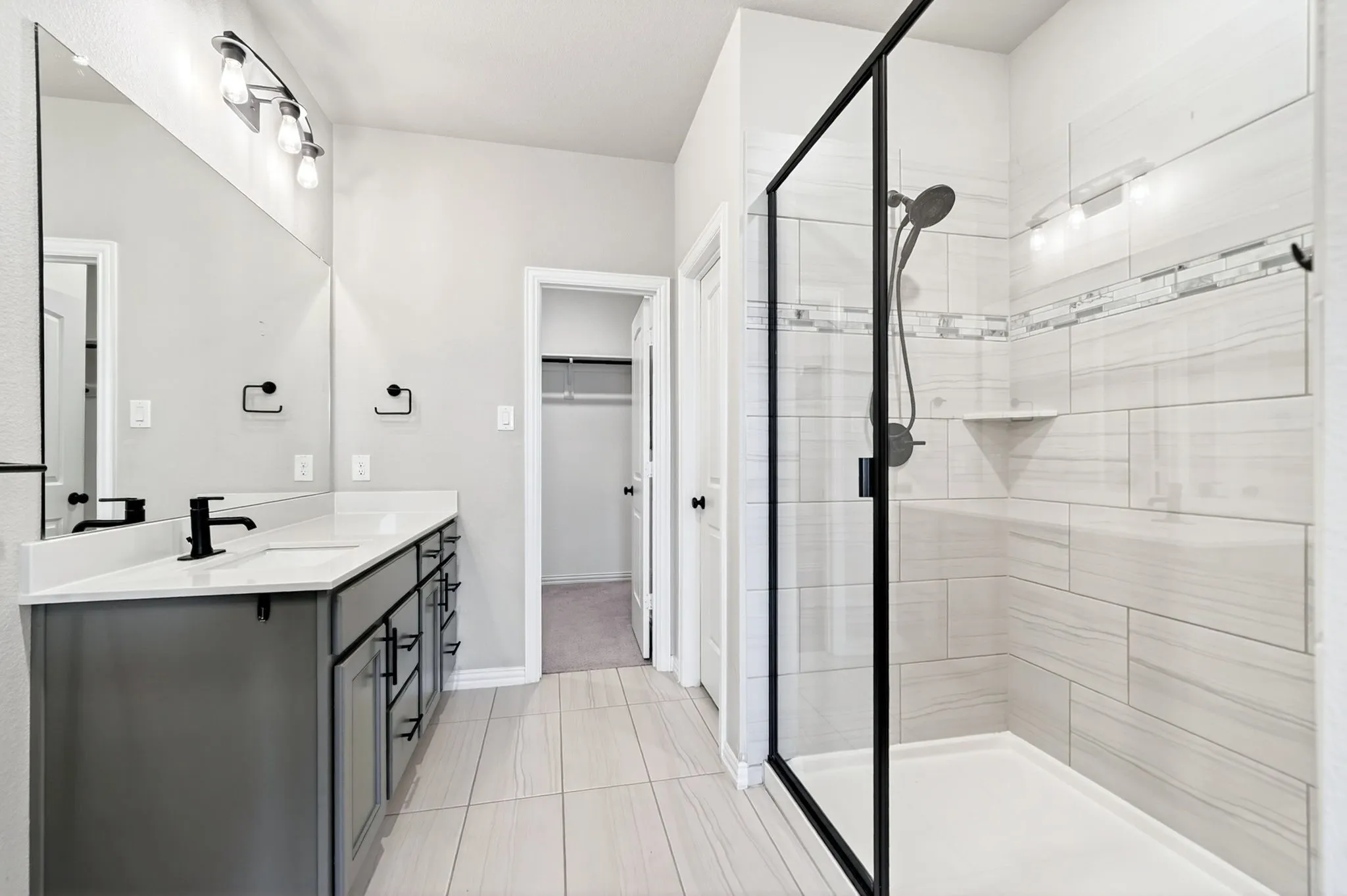 Ensuite Primary Bathroom