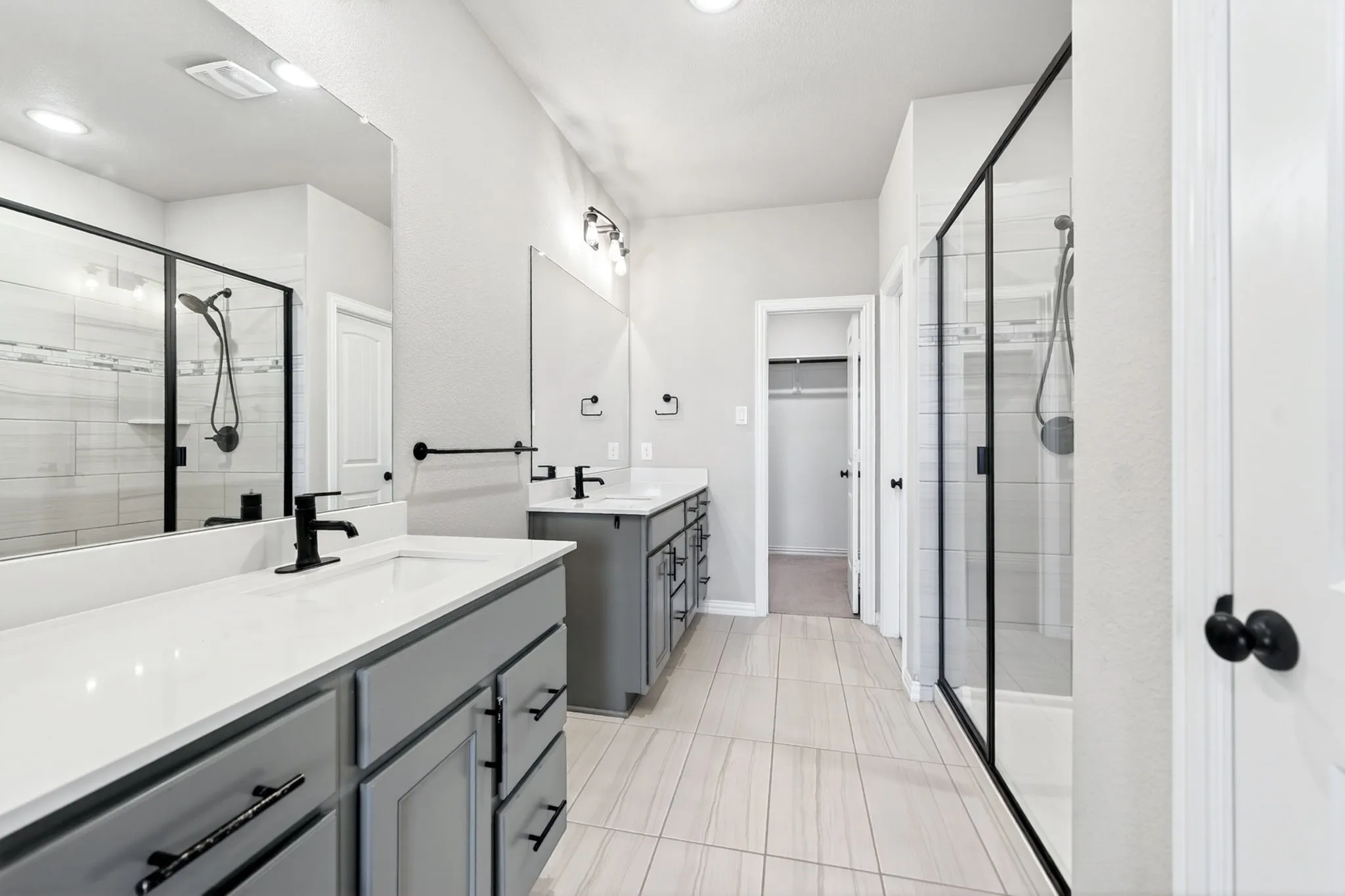 Ensuite Primary Bathroom
