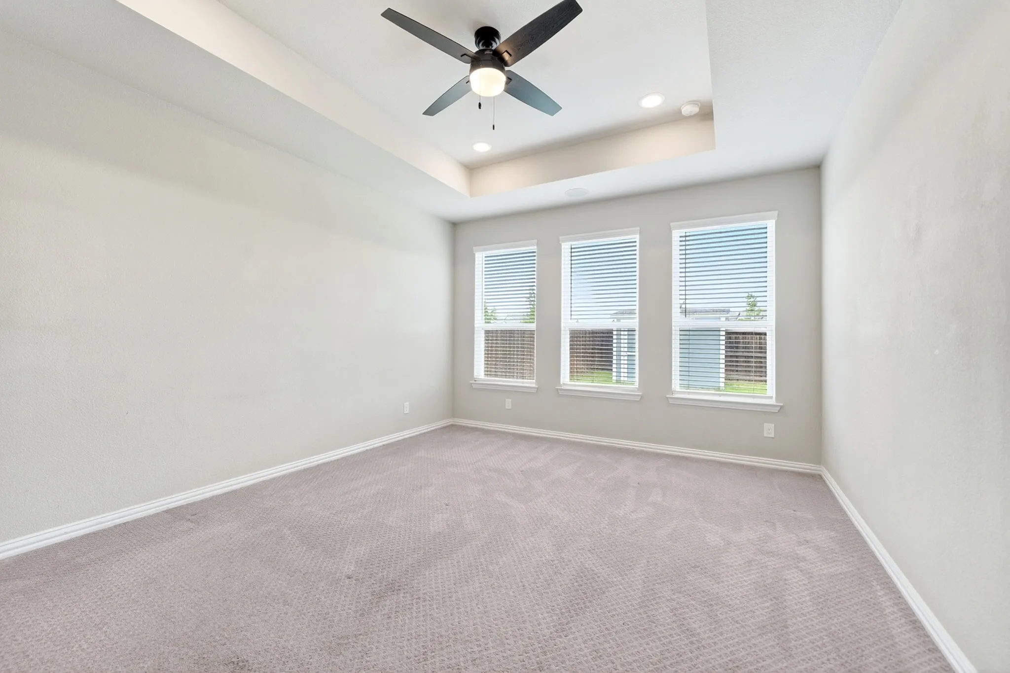 Single Family Residence For Sale in Rockwall County , 3115 Little River Lane, Royse City, Texas 75189, 5 Bedroom, 4 Bathroom, 2 Garage spaces, 3,503 Sqft, built in 2020, Preowned, mls#21253309, Real Estate Agent in Royse City, Homes For Sale in Rockwall county, Homes For Sale in Royse City, Realtor in Royse City Texas, Real Estate Brokerage Independent Realty Texas, Luminita Cordes Realtor