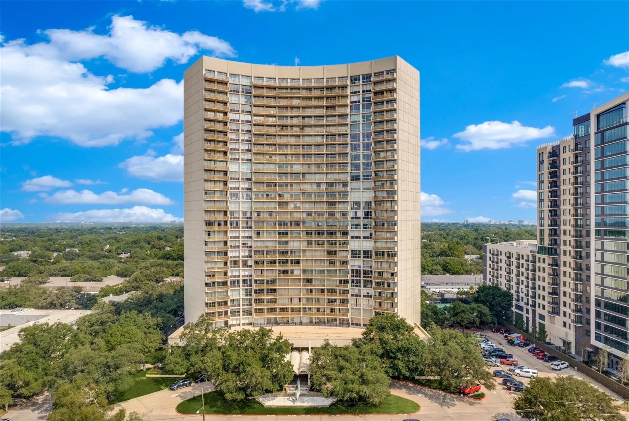 Condominium For Sale in Dallas County , 6211 W Northwest Highway G417, Dallas, Texas 75225, 1 Bedroom, 1 Bathroom, Garage spaces, 397 Sqft, built in 1966, mls#21255075, Real Estate Agent in Dallas, Homes For Sale in Dallas county, Homes For Sale in Dallas, Realtor in Dallas Texas, Real Estate Brokerage Independent Realty Texas, Luminita Cordes Realtor