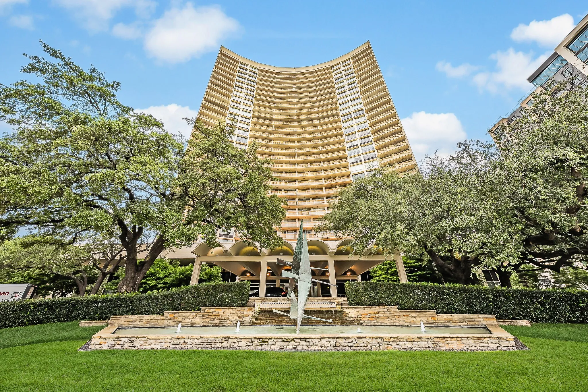 Condominium For Sale in Dallas County , 6211 W Northwest Highway G417, Dallas, Texas 75225, 1 Bedroom, 1 Bathroom, Garage spaces, 397 Sqft, built in 1966, mls#21255075, Real Estate Agent in Dallas, Homes For Sale in Dallas county, Homes For Sale in Dallas, Realtor in Dallas Texas, Real Estate Brokerage Independent Realty Texas, Luminita Cordes Realtor