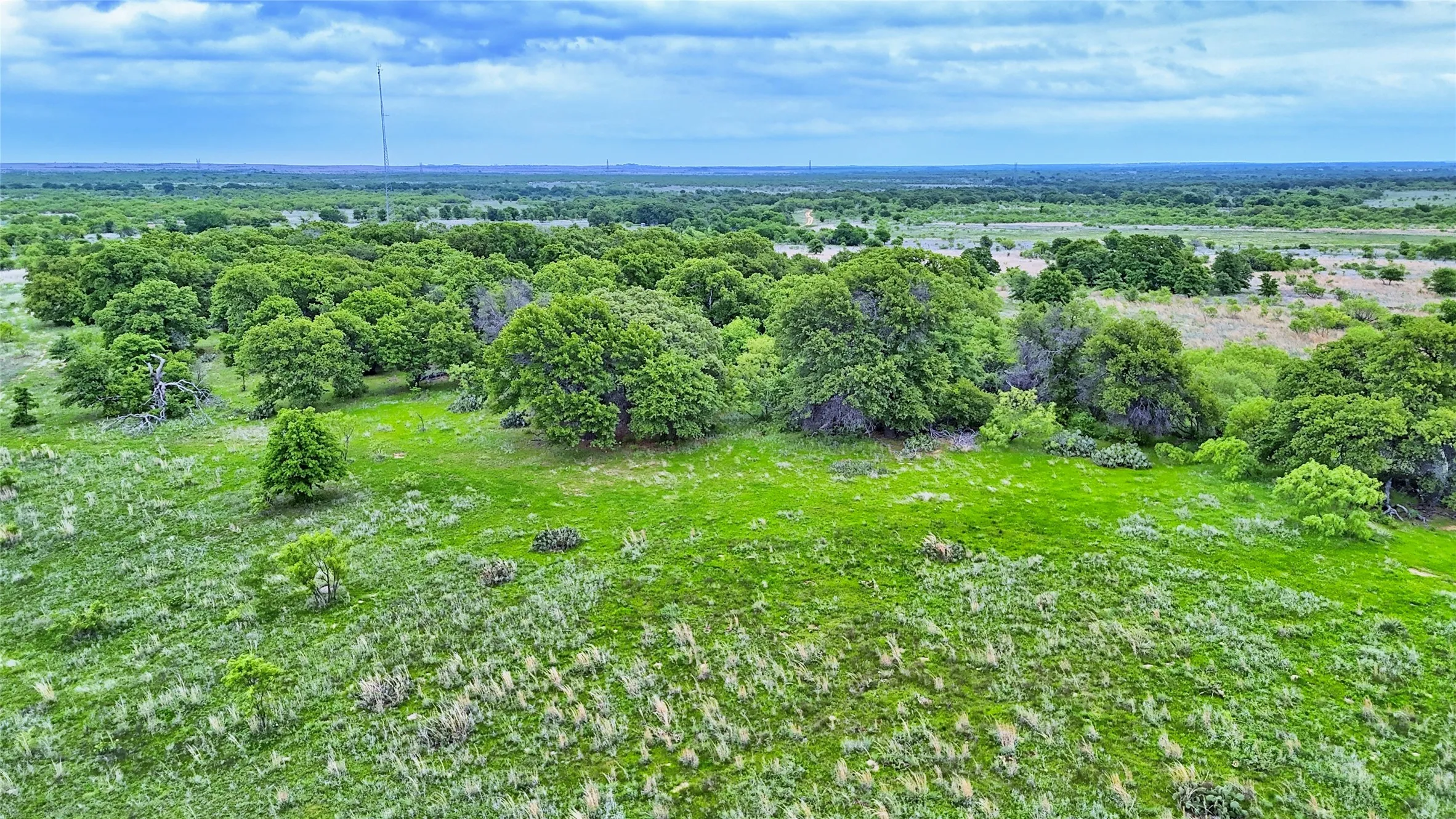 Single Family Residence For Sale in Clay County , 3377 Lodge Creek Road, Henrietta, Texas 76365, 4 Bedroom, 2 Bathroom, Garage spaces, 1,720 Sqft, built in 1973, Preowned, mls#21259495, Real Estate Agent in Henrietta, Homes For Sale in Clay county, Homes For Sale in Henrietta, Realtor in Henrietta Texas, Real Estate Brokerage Independent Realty Texas, Luminita Cordes Realtor
