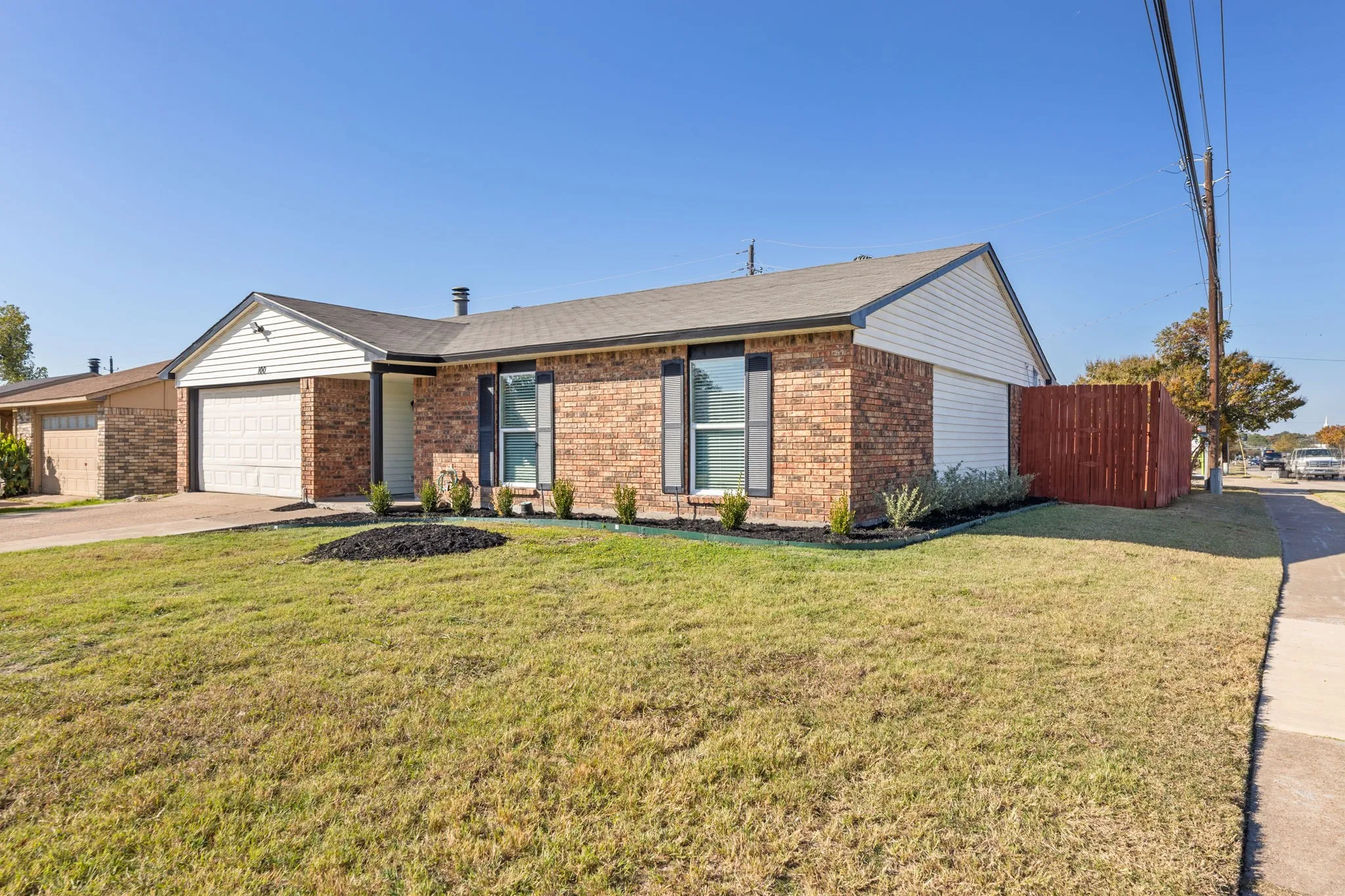 Move in ready gem!! Just Remodeled, Welcome Home!