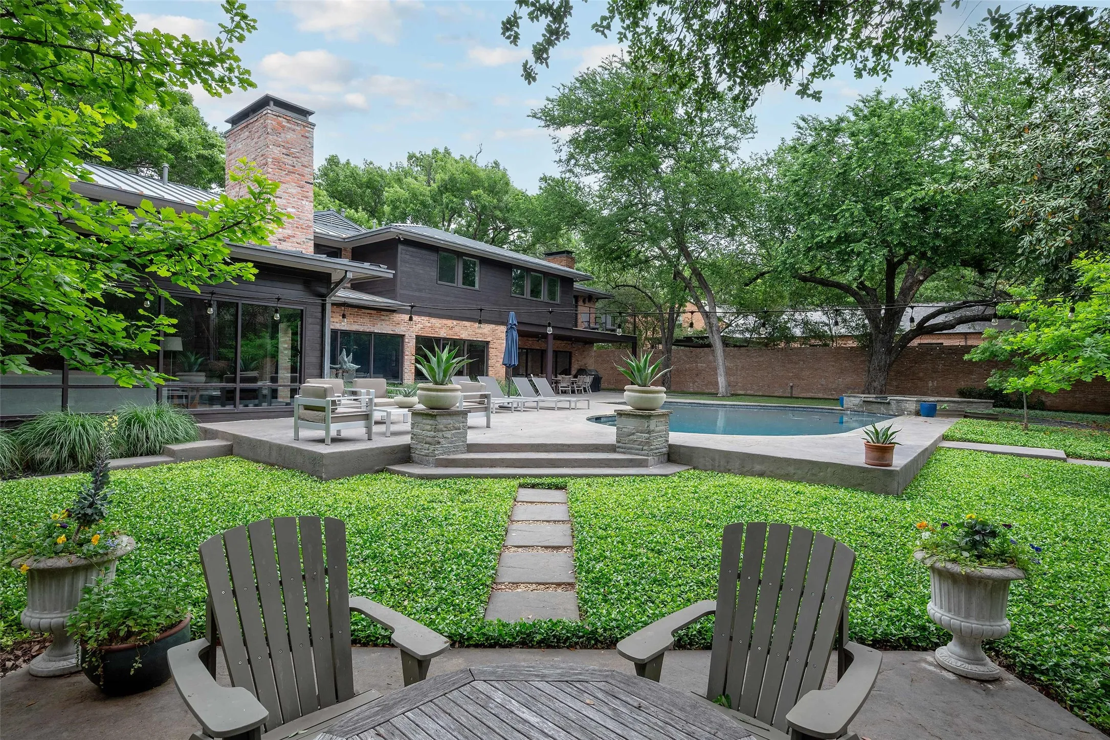 Single Family Residence For Sale in Dallas County , 5356 Drane Drive, Dallas, Texas 75209, 6 Bedroom, 6 Bathroom, 3 Garage spaces, 7,171 Sqft, built in 1954, mls#21251926, Real Estate Agent in Dallas, Homes For Sale in Dallas county, Homes For Sale in Dallas, Realtor in Dallas Texas, Real Estate Brokerage Independent Realty Texas, Luminita Cordes Realtor