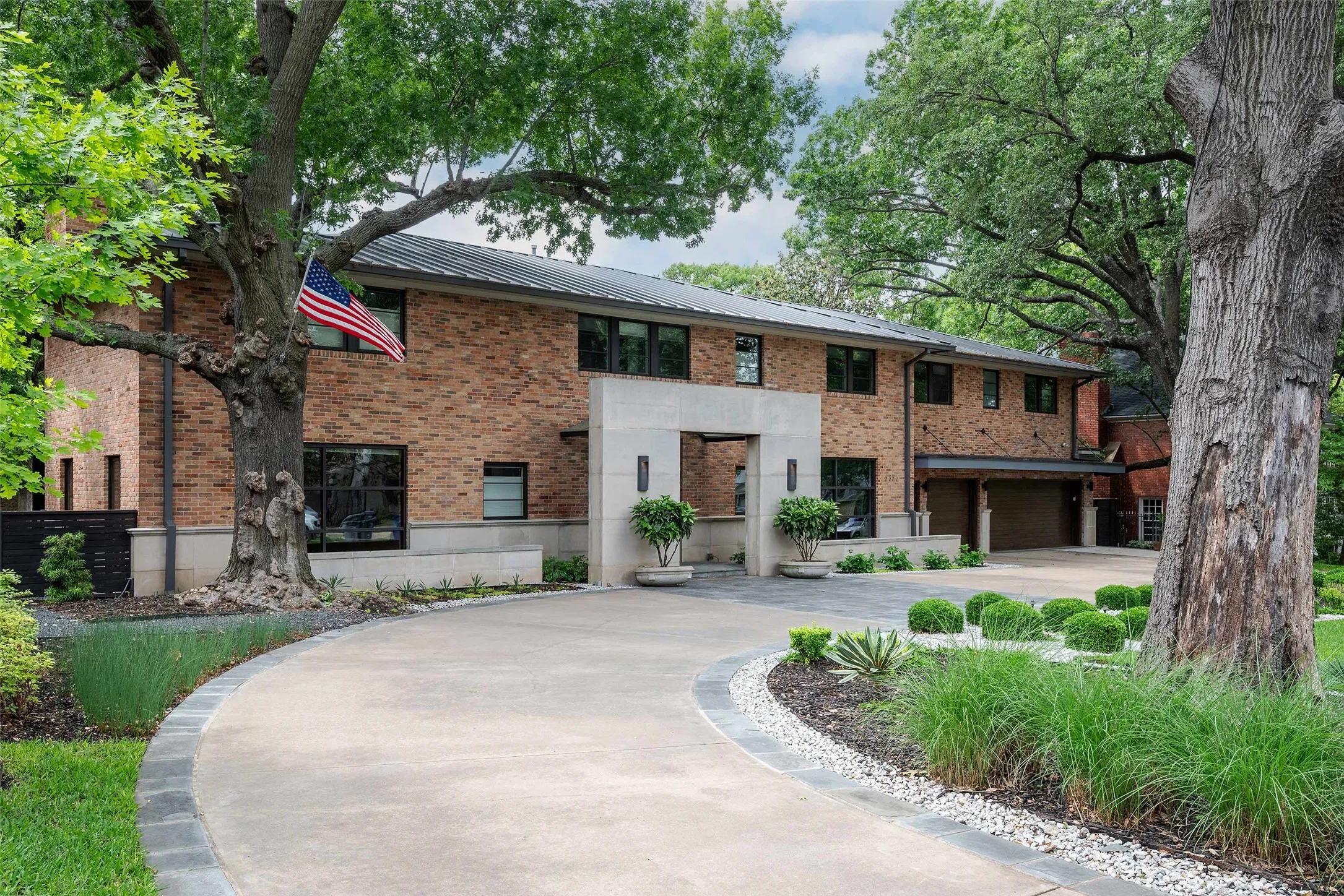 Single Family Residence For Sale in Dallas County , 5356 Drane Drive, Dallas, Texas 75209, 6 Bedroom, 6 Bathroom, 3 Garage spaces, 7,171 Sqft, built in 1954, mls#21251926, Real Estate Agent in Dallas, Homes For Sale in Dallas county, Homes For Sale in Dallas, Realtor in Dallas Texas, Real Estate Brokerage Independent Realty Texas, Luminita Cordes Realtor