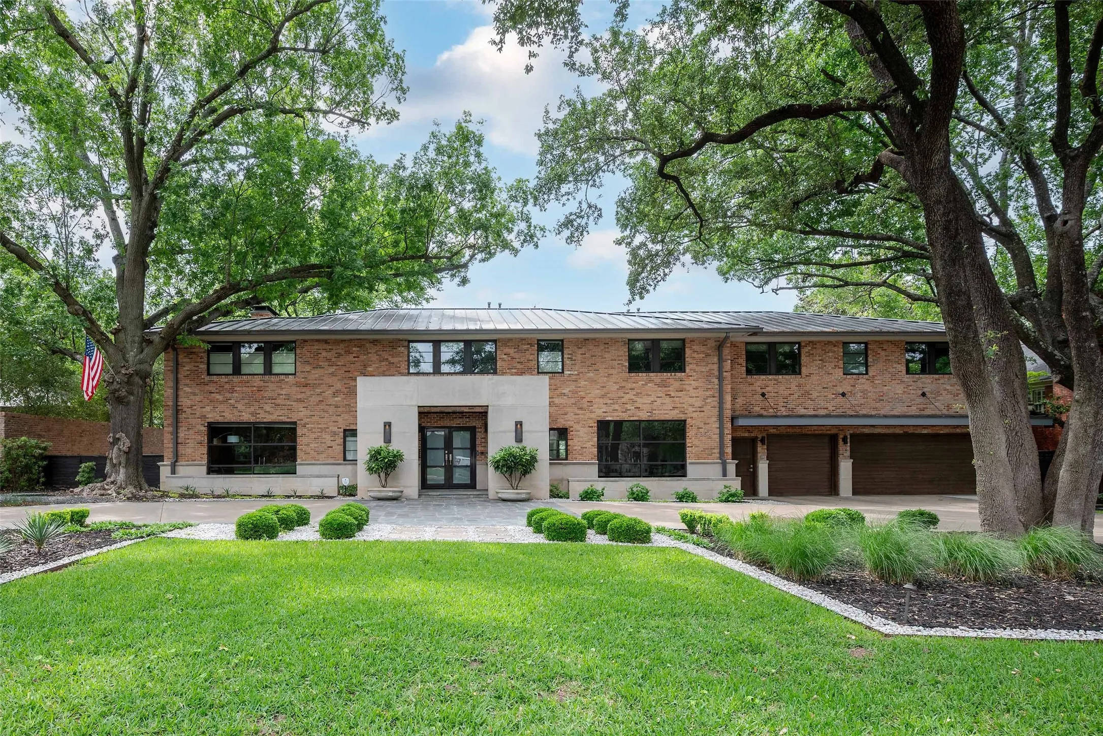 Single Family Residence For Sale in Dallas County , 5356 Drane Drive, Dallas, Texas 75209, 6 Bedroom, 6 Bathroom, 3 Garage spaces, 7,171 Sqft, built in 1954, mls#21251926, Real Estate Agent in Dallas, Homes For Sale in Dallas county, Homes For Sale in Dallas, Realtor in Dallas Texas, Real Estate Brokerage Independent Realty Texas, Luminita Cordes Realtor