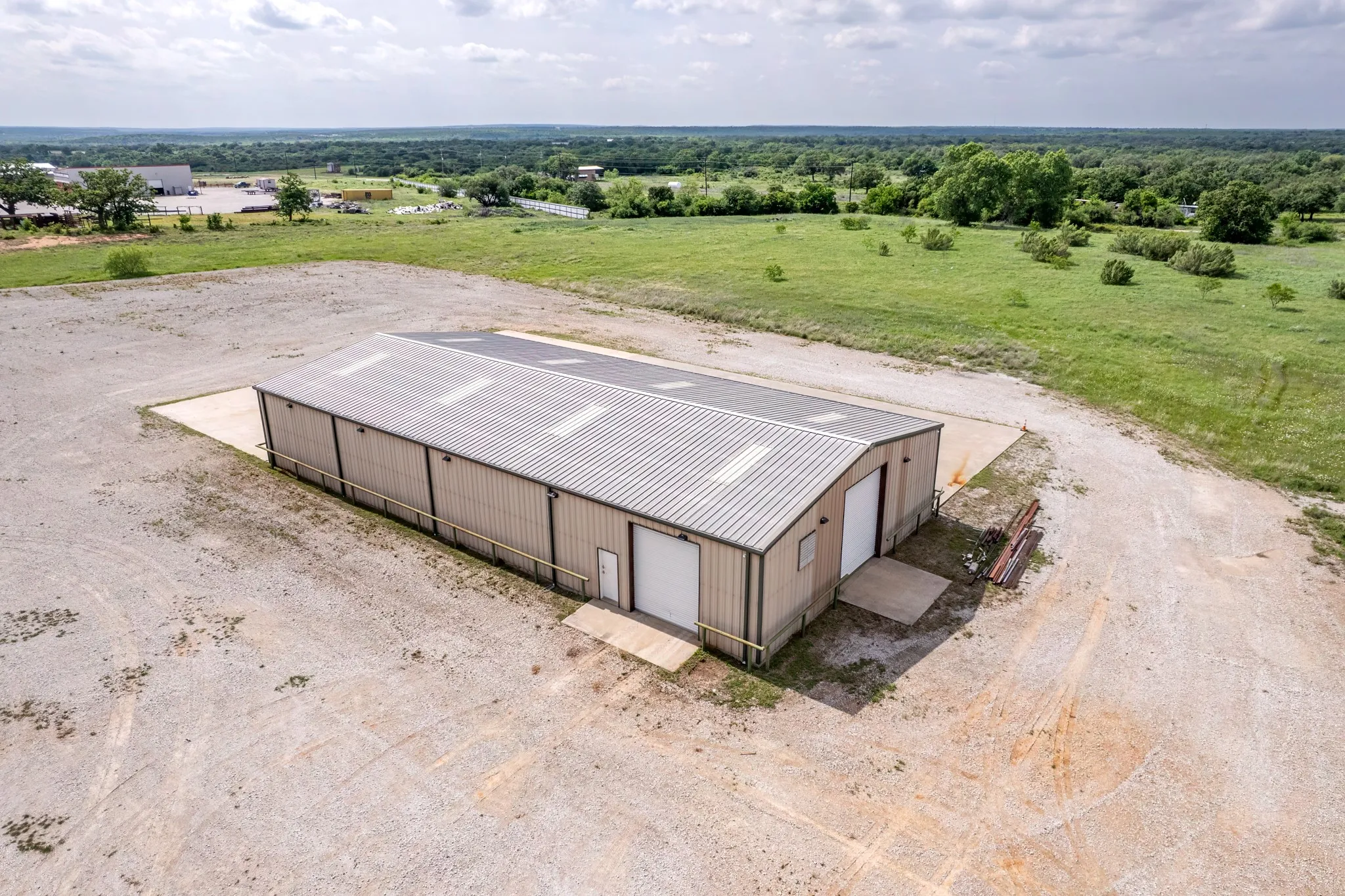 Warehouse For Sale in Eastland County , 9500 Interstate 20 E B, Eastland, Texas 76448, 0, 0, Garage spaces, 0 Sqft, built in 2007, Preowned, mls#21259612, Real Estate Agent in Eastland, Homes For Sale in Eastland county, Homes For Sale in Eastland, Realtor in Eastland Texas, Real Estate Brokerage Independent Realty Texas, Luminita Cordes Realtor