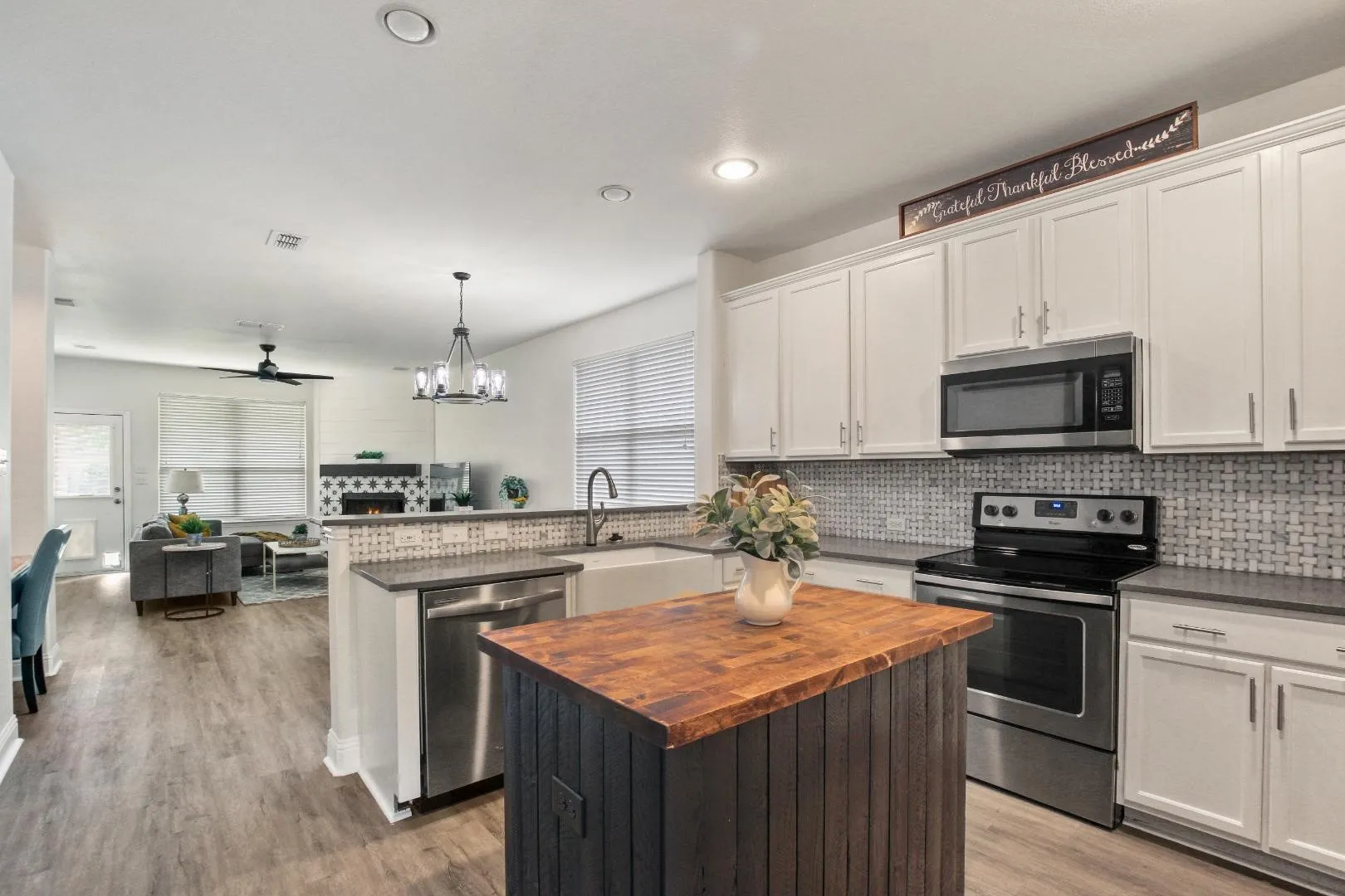 Single Family Residence For Rent in Denton County , 1509 Waterfall Lane, Little Elm, Texas 75068, 4 Bedrooms, 3 Bathrooms, 2 Garage spaces, 2,522 Sqft, built in 2014, Price $2,995, mls#21259498, Real Estate Agent in Little Elm, Homes For Rent in Denton county, Homes For Rent in Little Elm, Realtor in Little Elm Texas, Real Estate Brokerage Independent Realty Texas, Luminita Cordes Realtor