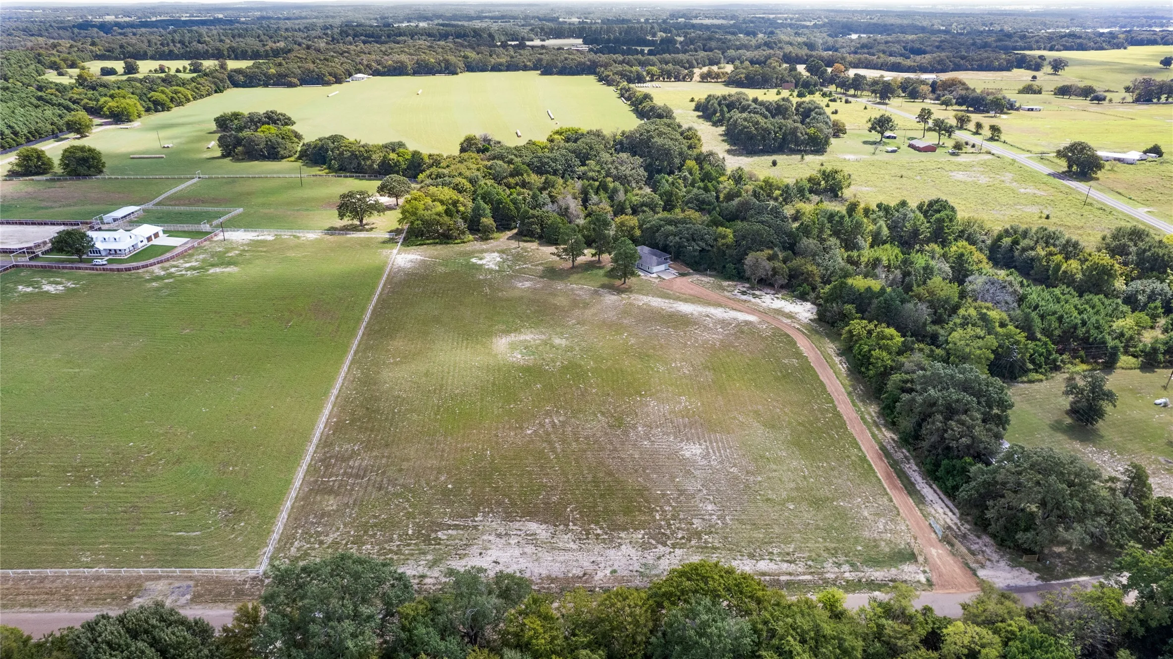 Single Family Residence For Sale in Henderson County , 5580 County Road 3704, Athens, Texas 75752, 2 Bedrooms, 2 Bathrooms, 2 Garage spaces, 1,589 Sqft, built in 1996, Price $485,000, mls#21259667, Real Estate Agent in Athens, Homes For Sale in Henderson county, Homes For Sale in Athens, Realtor in Athens Texas, Real Estate Brokerage Independent Realty Texas, Luminita Cordes Realtor