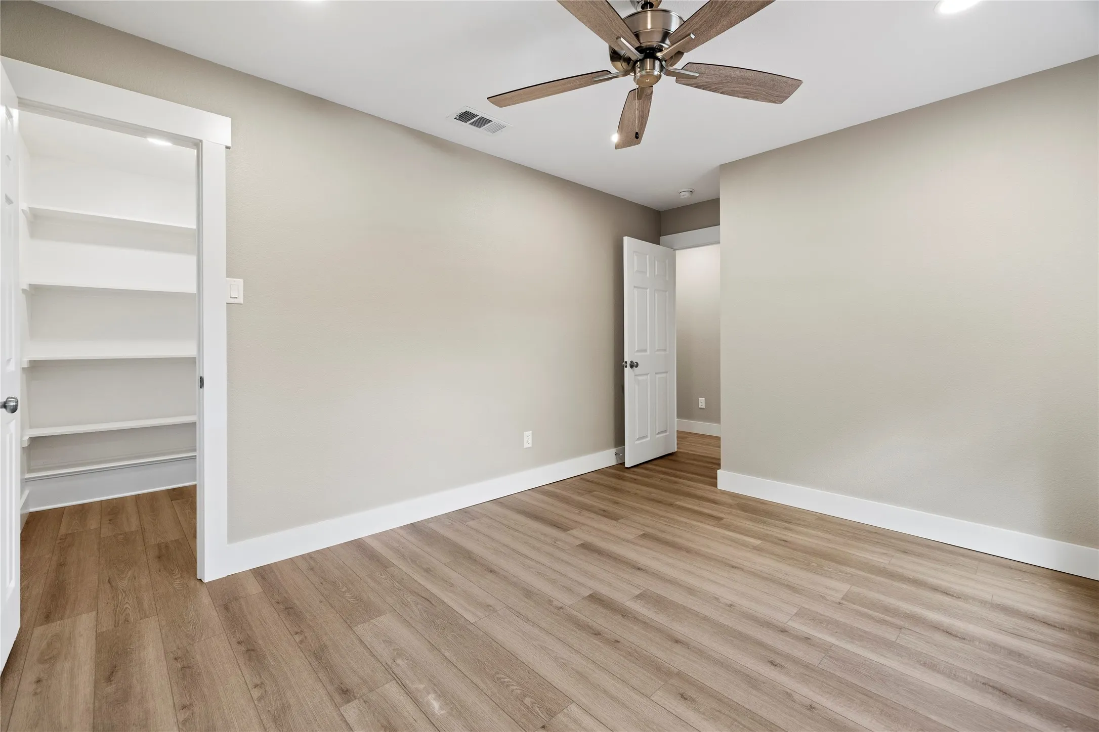 Single Family Residence For Sale in Henderson County , 5580 County Road 3704, Athens, Texas 75752, 2 Bedrooms, 2 Bathrooms, 2 Garage spaces, 1,589 Sqft, built in 1996, Price $485,000, mls#21259667, Real Estate Agent in Athens, Homes For Sale in Henderson county, Homes For Sale in Athens, Realtor in Athens Texas, Real Estate Brokerage Independent Realty Texas, Luminita Cordes Realtor